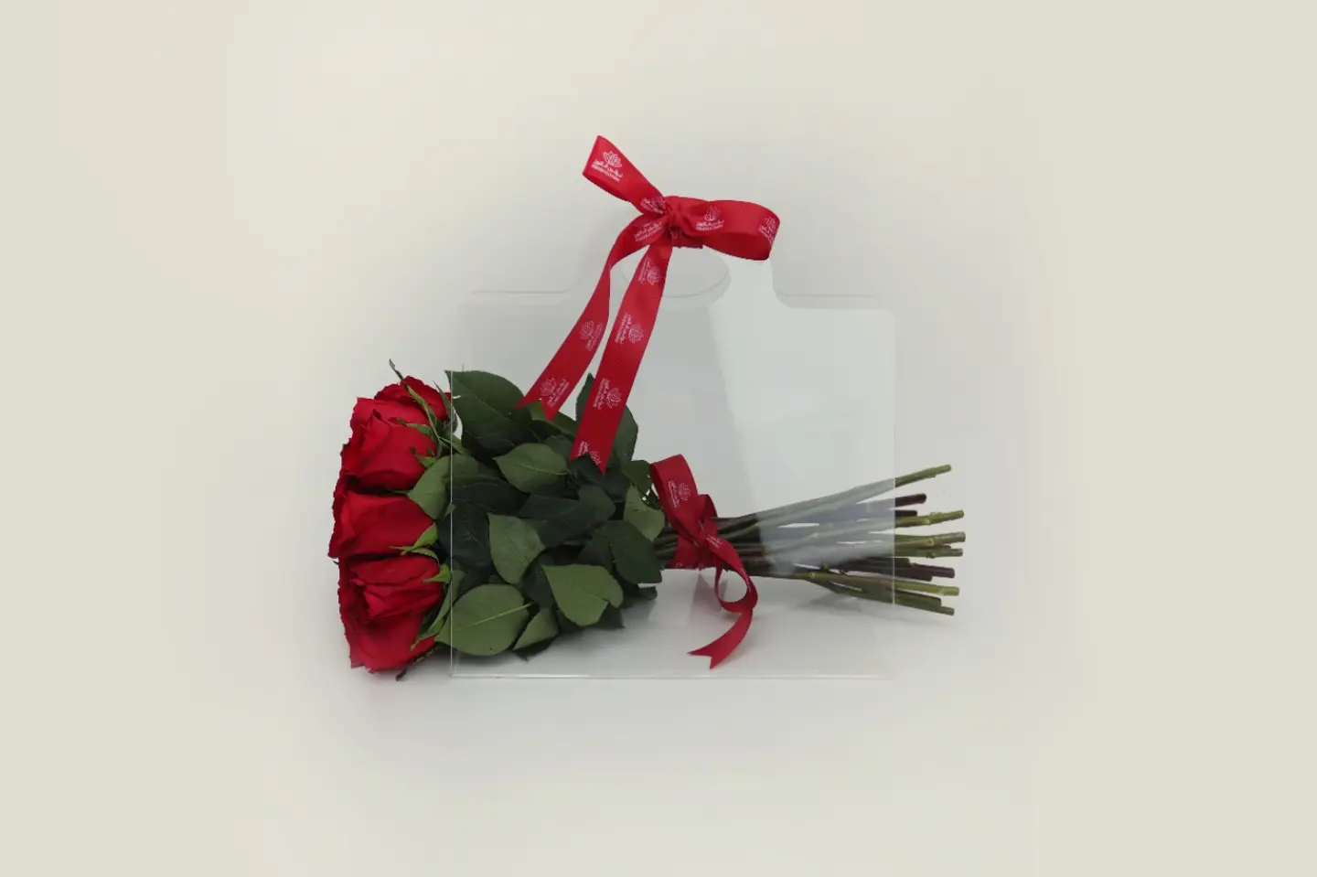 جوري الحب بحامل اكريلك شفاف