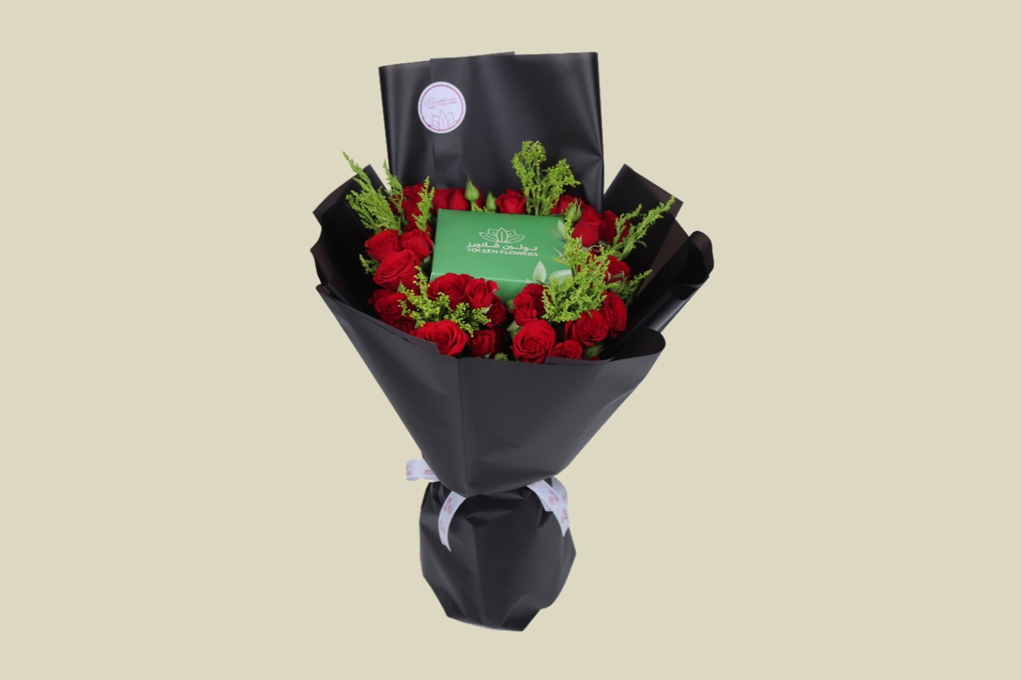 بوكية أحمر مع شوكولاتة تولين الفاخرة