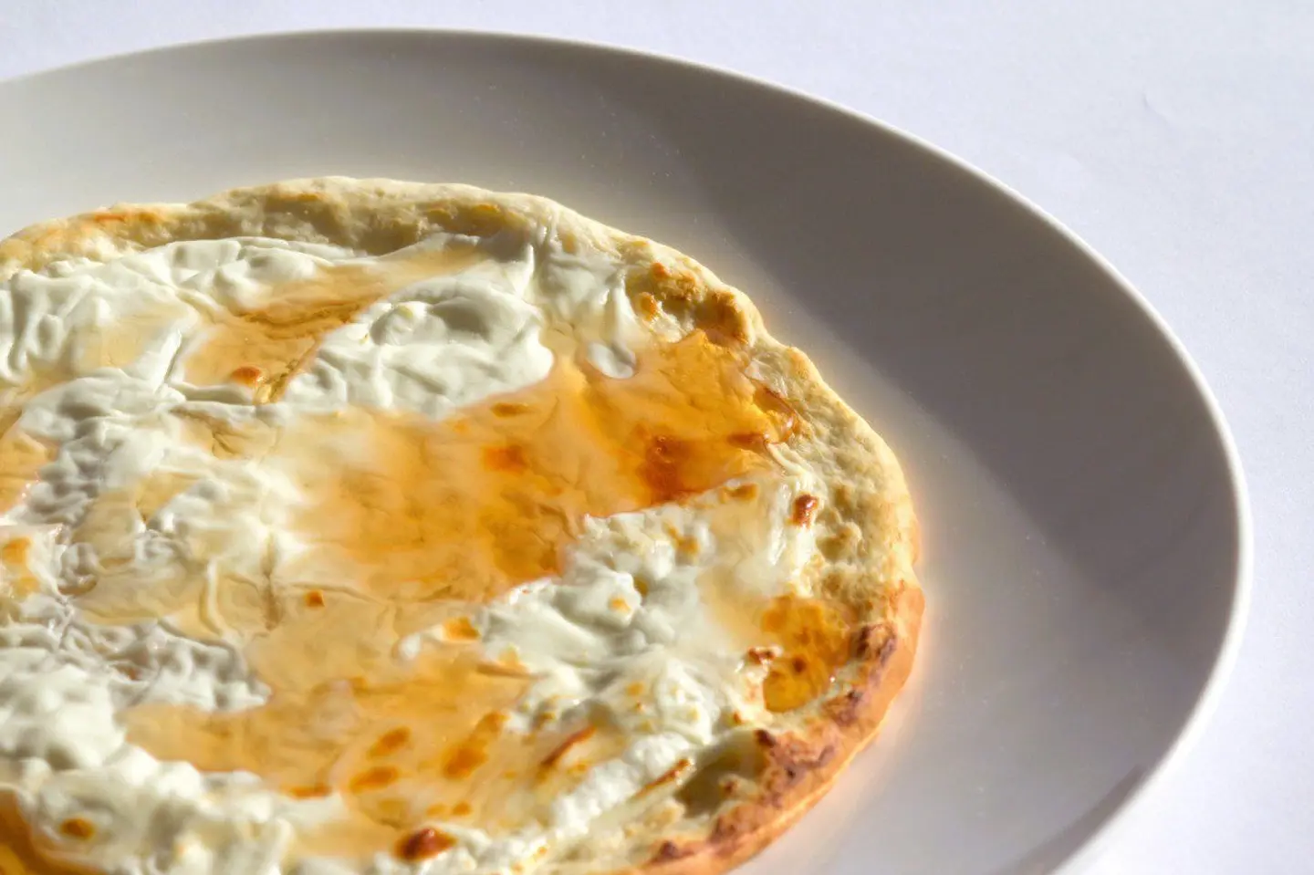 منقوشة لبنه بالعسل