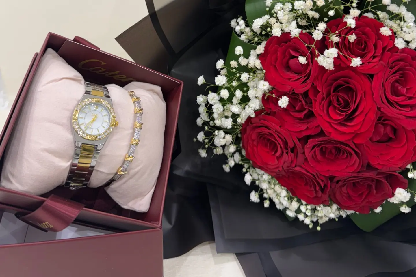 بوكيه رائع مع ساعة راقية