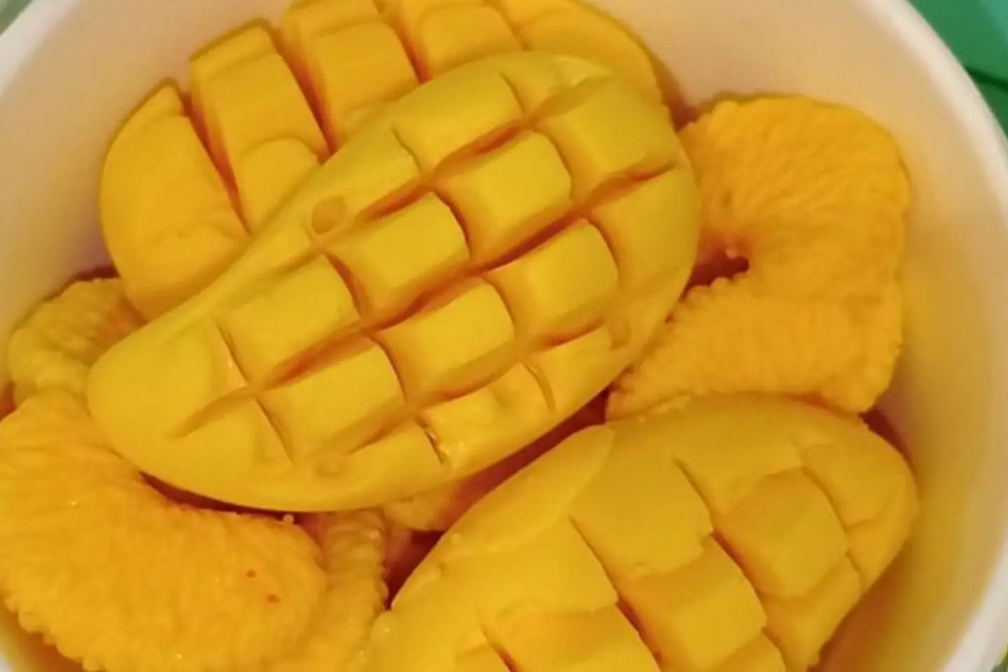 بايتس المنجو