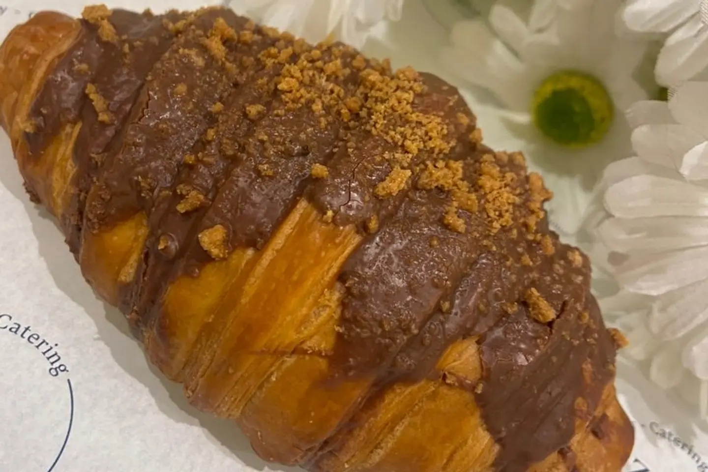 كرواسون شوكلت وفول سوداني