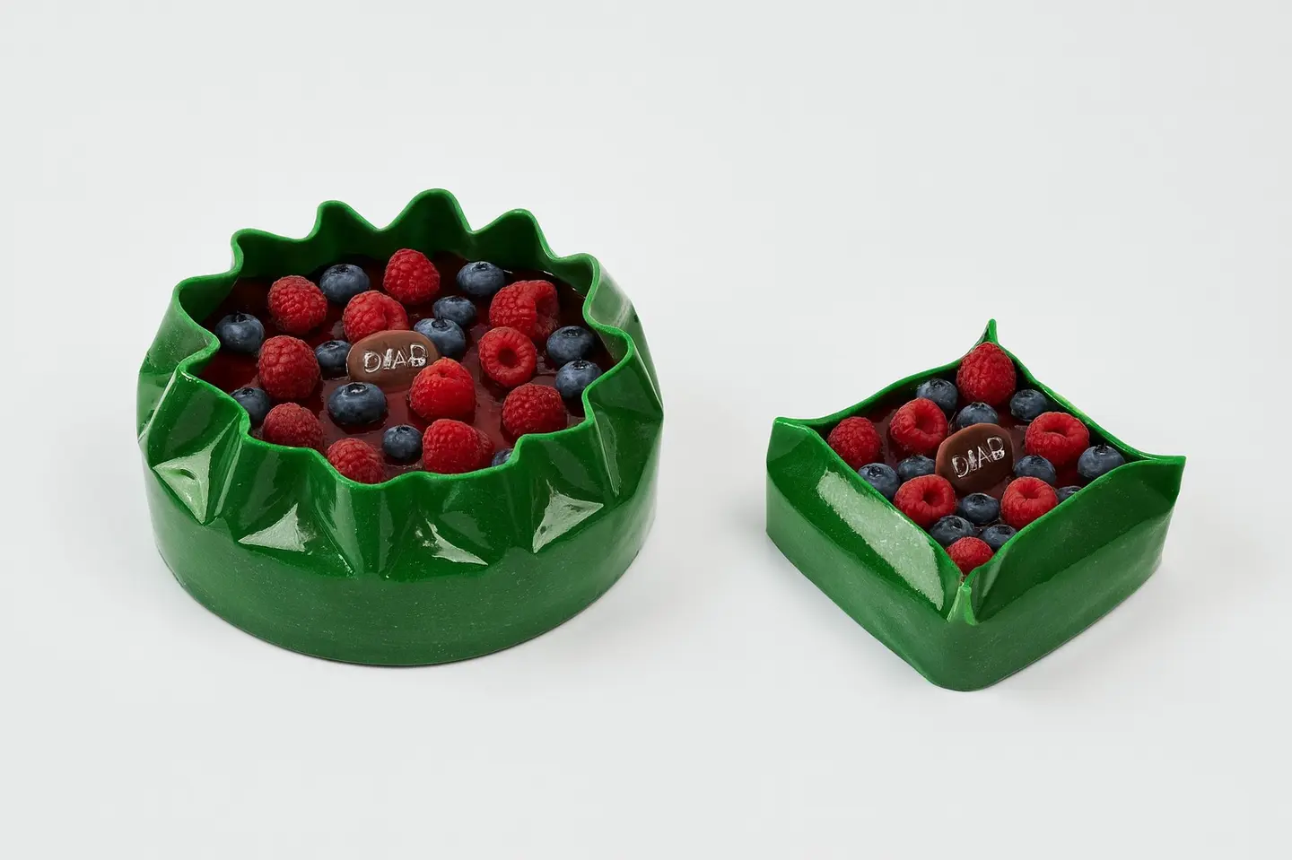 Medium Berry Cake + New Berry Cake