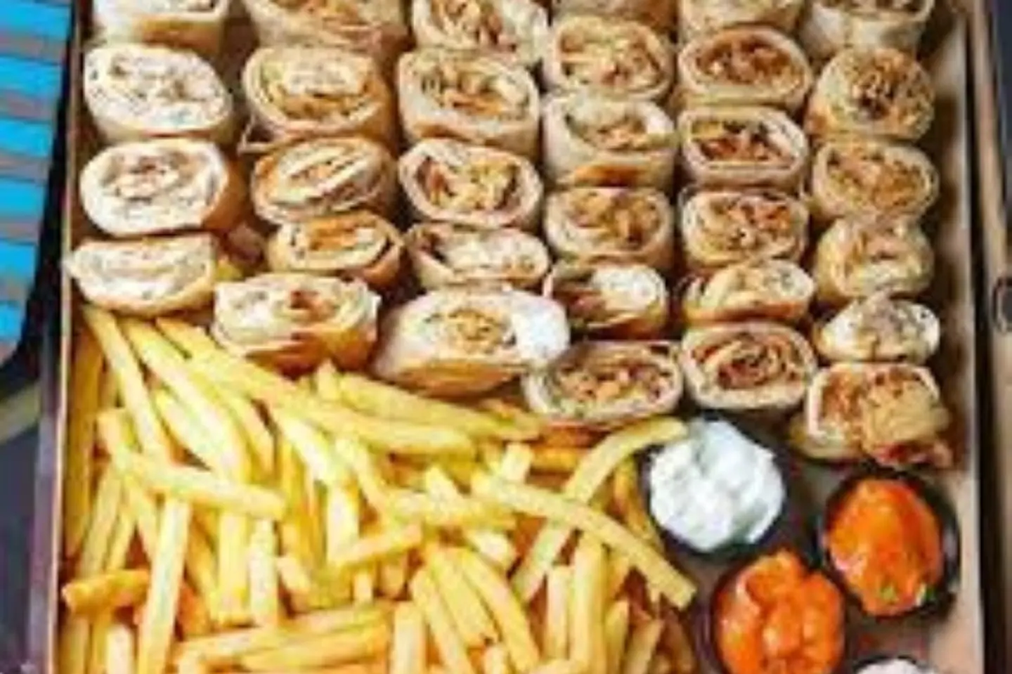 يوكس شاورما لحم عائلي مع اللجبن