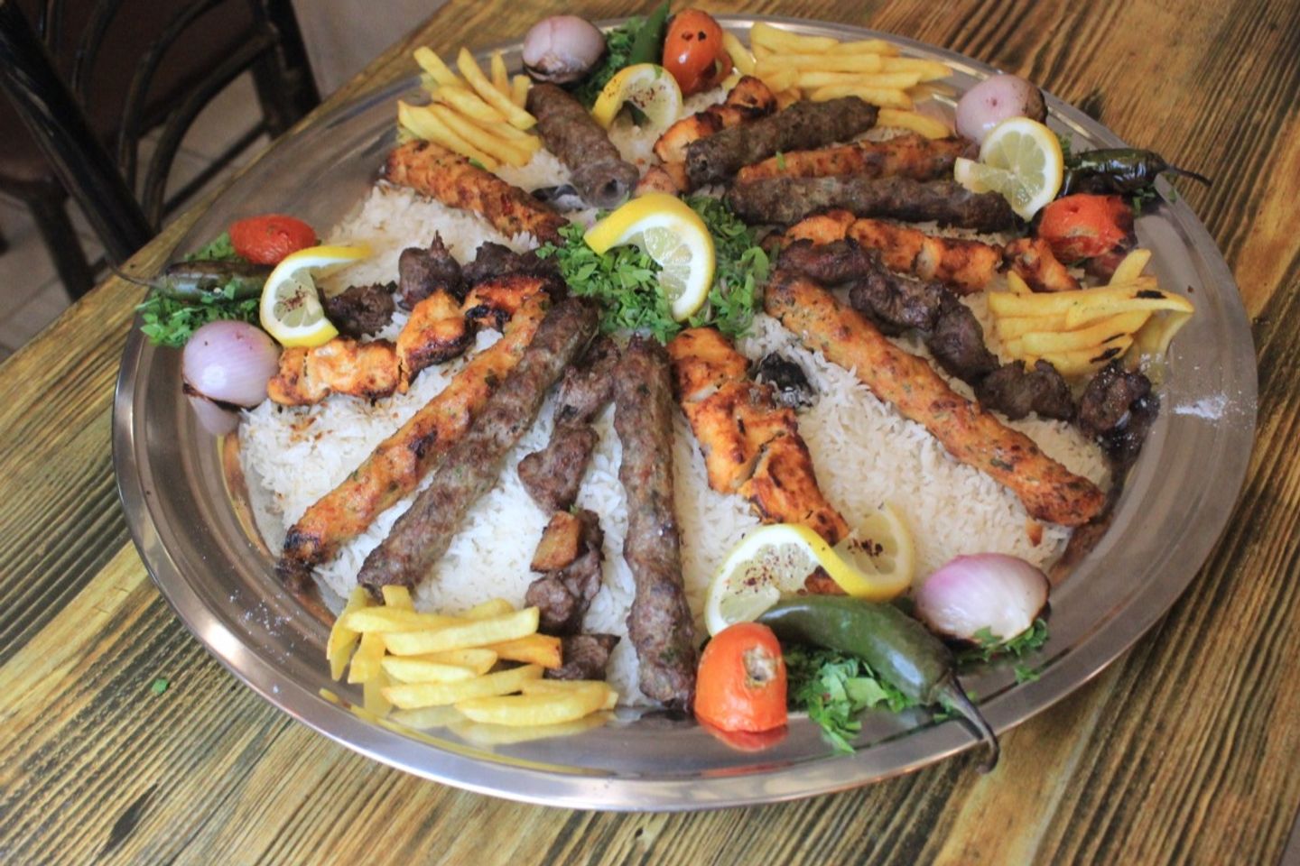 طبق مناسبات صغير مع الرز