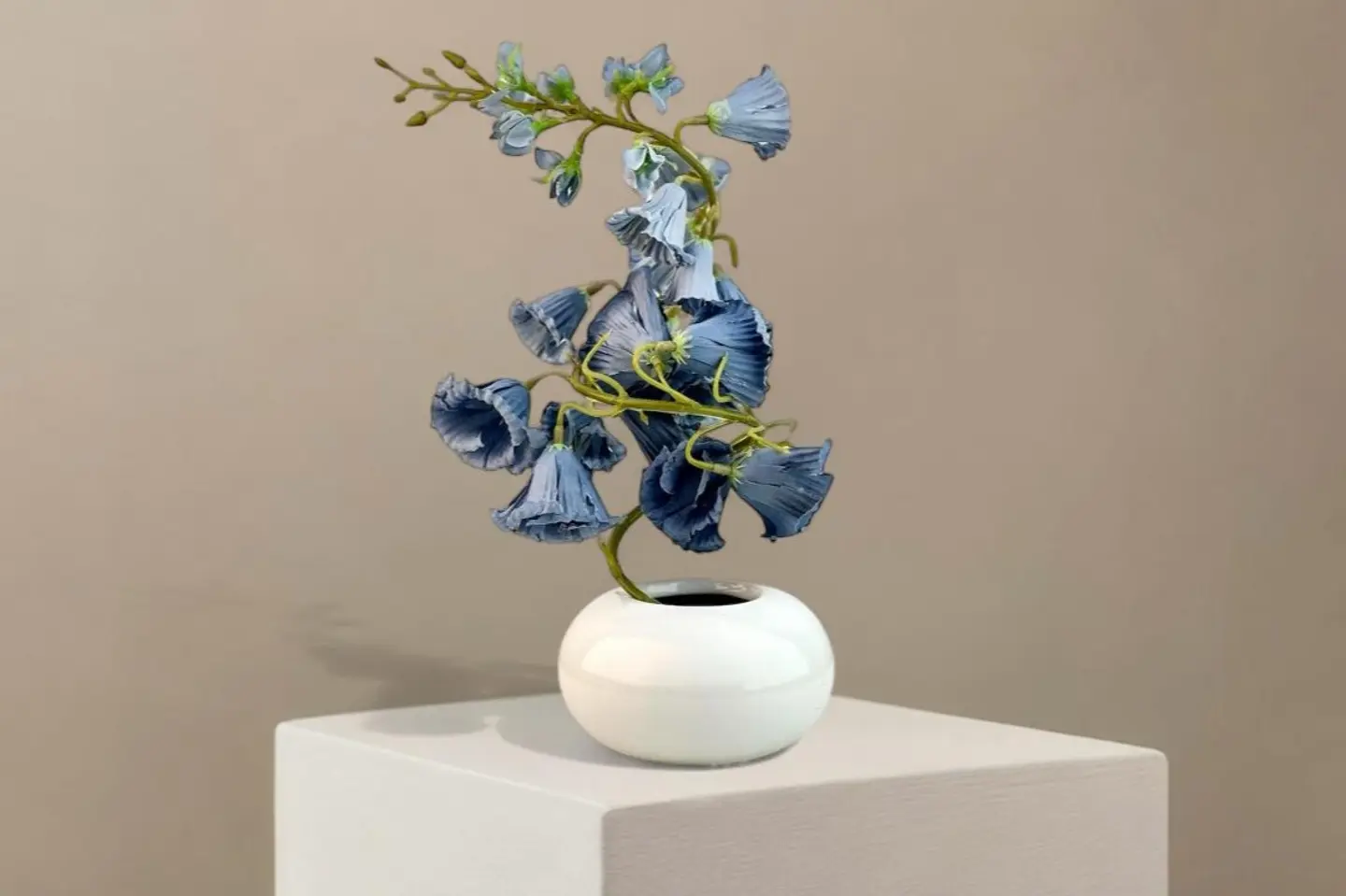 أڤين ظلّ البحر