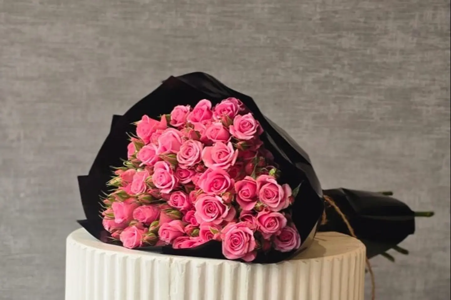 Pink Baby Roses Bouquet Black Cover