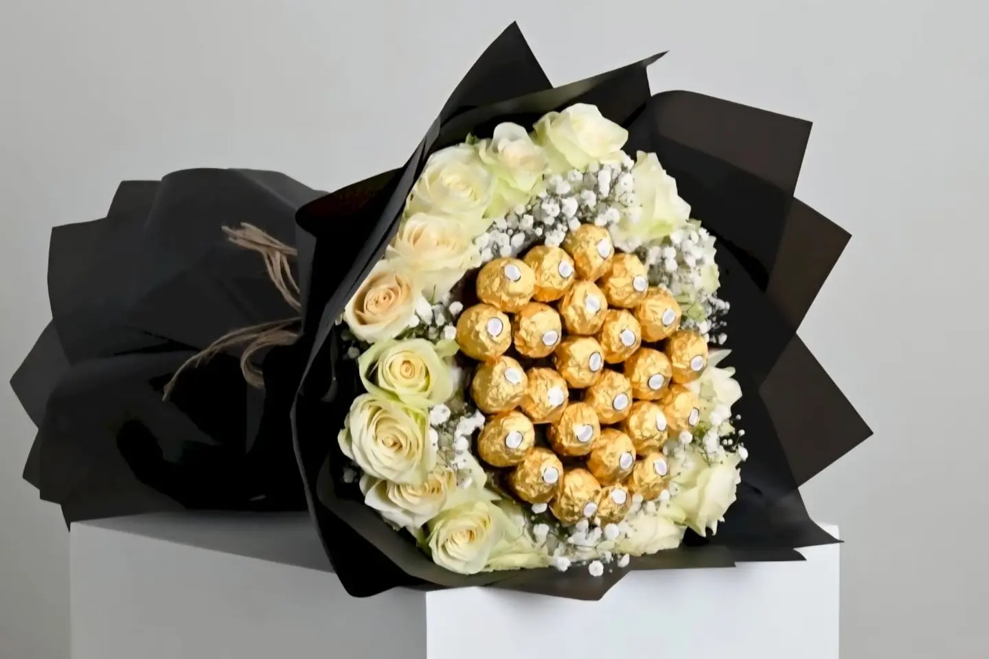 Fresh Chocolate With White Roses