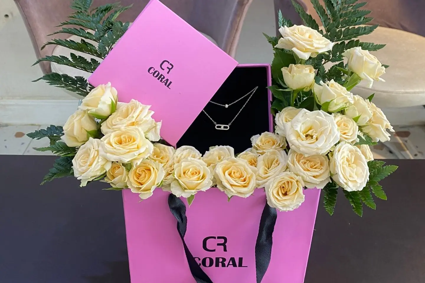 هدايا ورد ثلاثة عشر