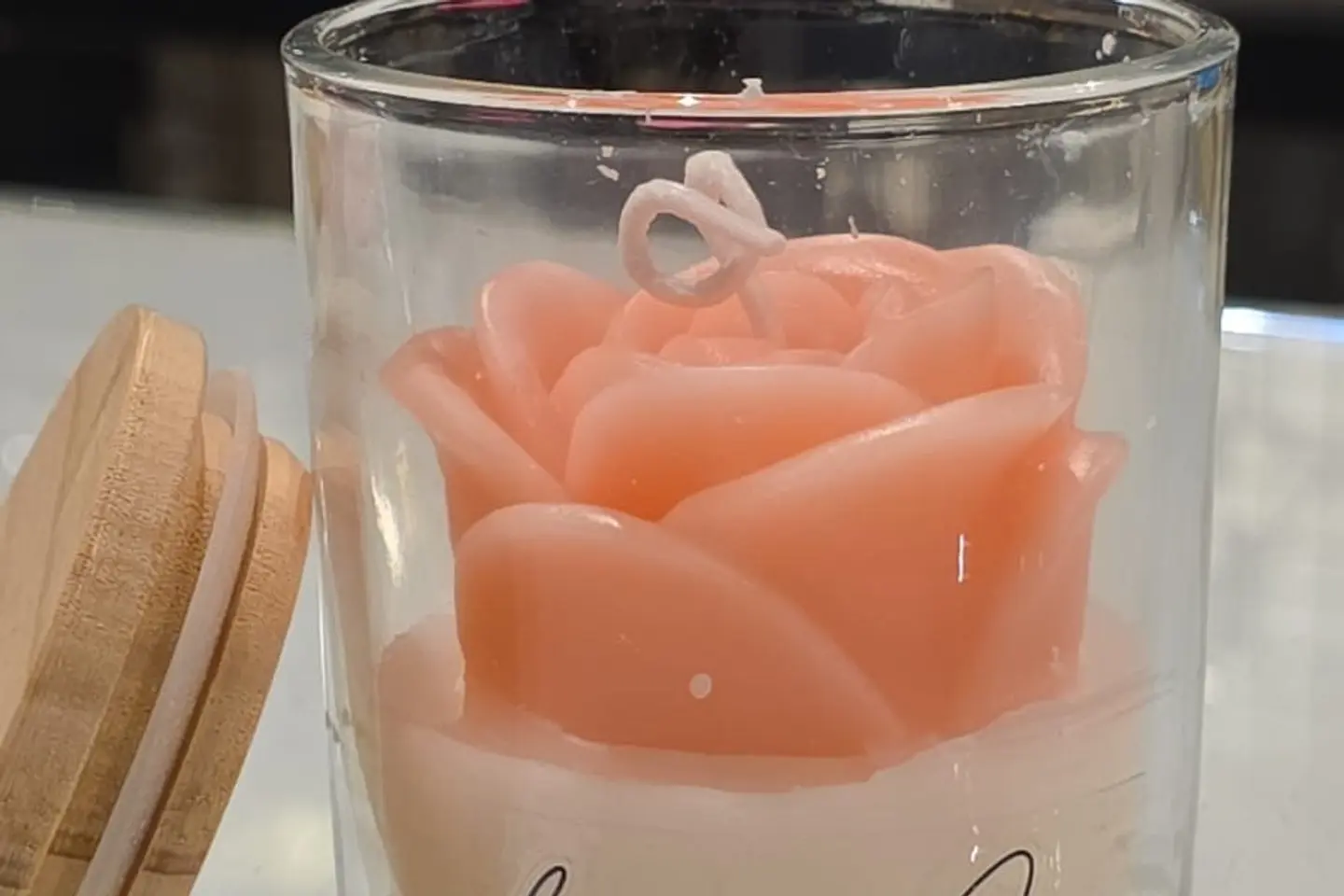 شمعة الروز البينك العطرية