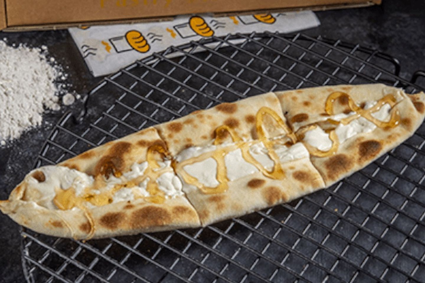 فطيرة لبنة عسل