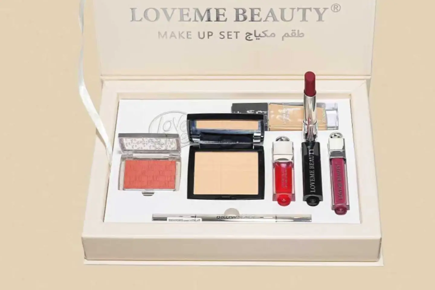 طقم مكياج
