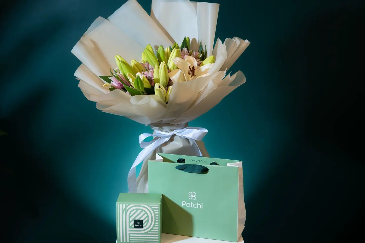 بوكيه ورد مع شوكلت باتشي