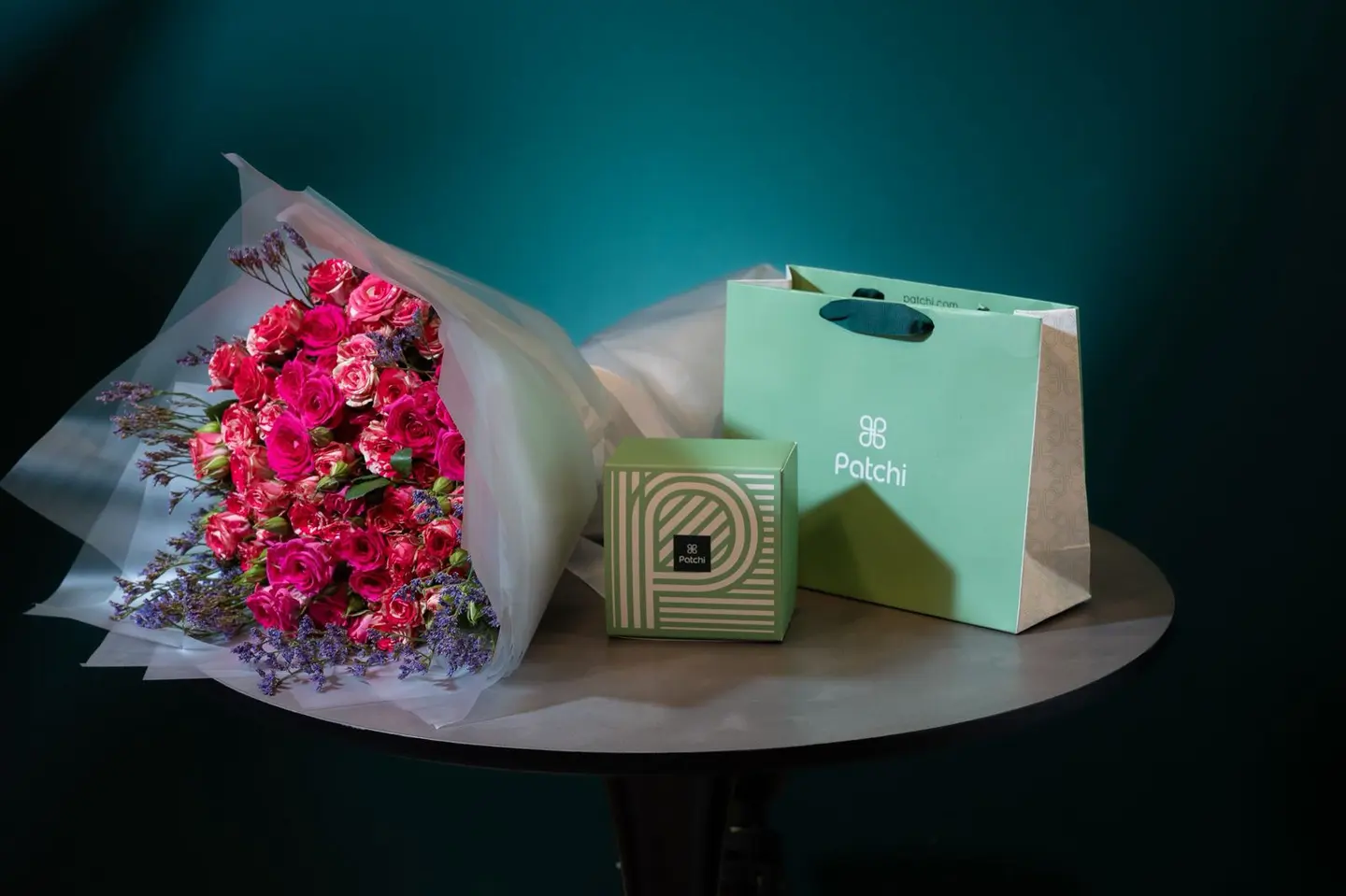 شوكلت باتشي مع بوكيه ورد مكس