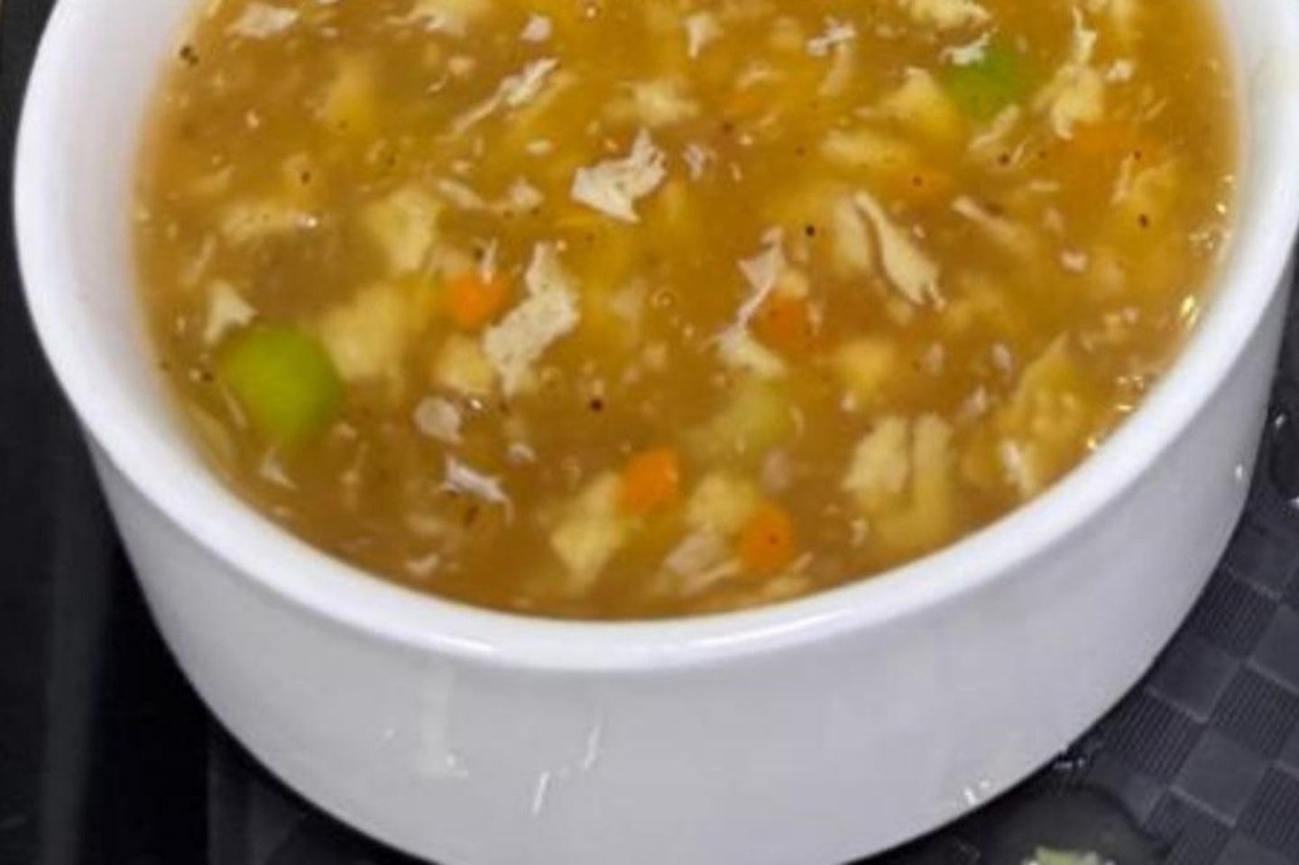 حساء حار وحامض