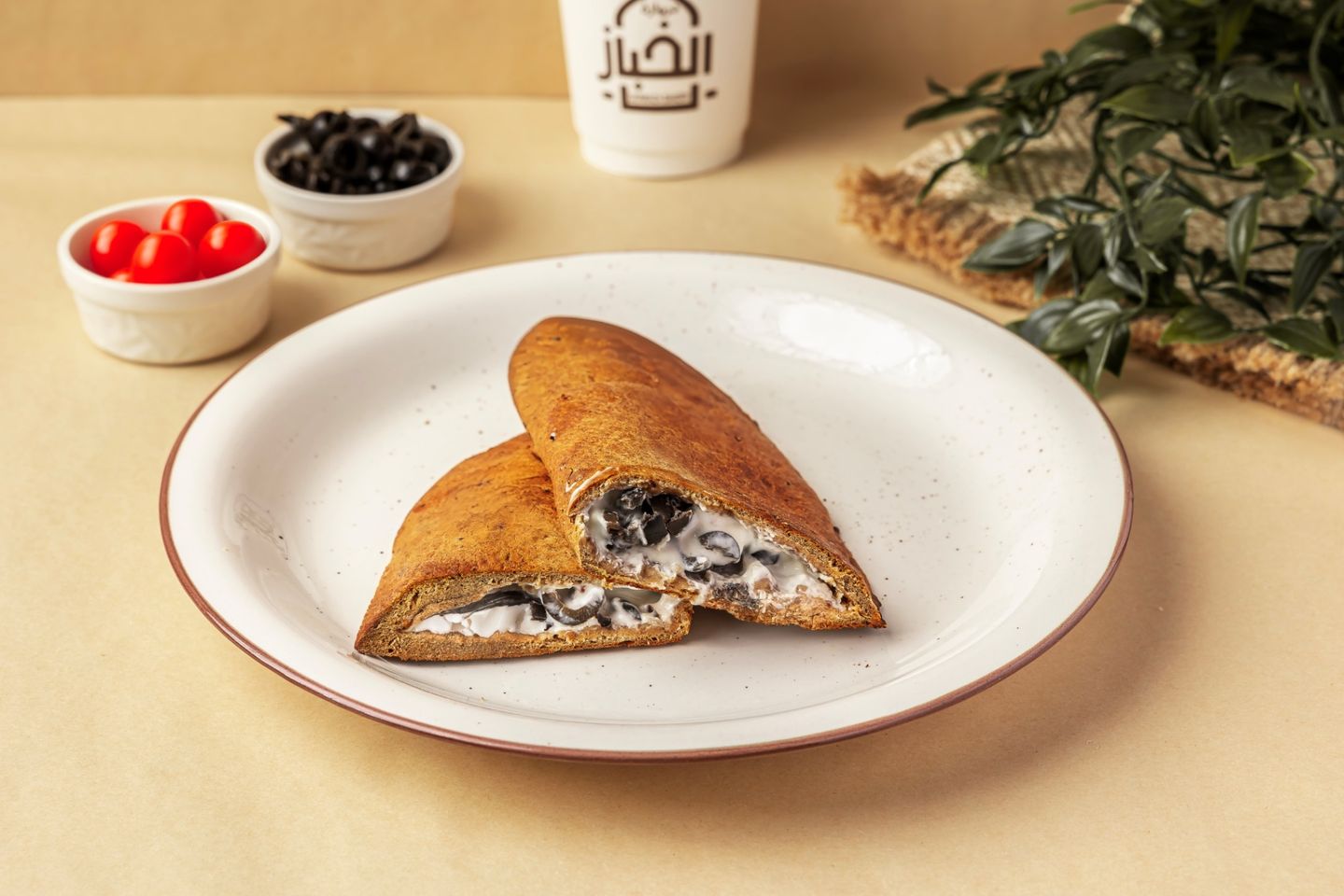 لبنة بالزيتون