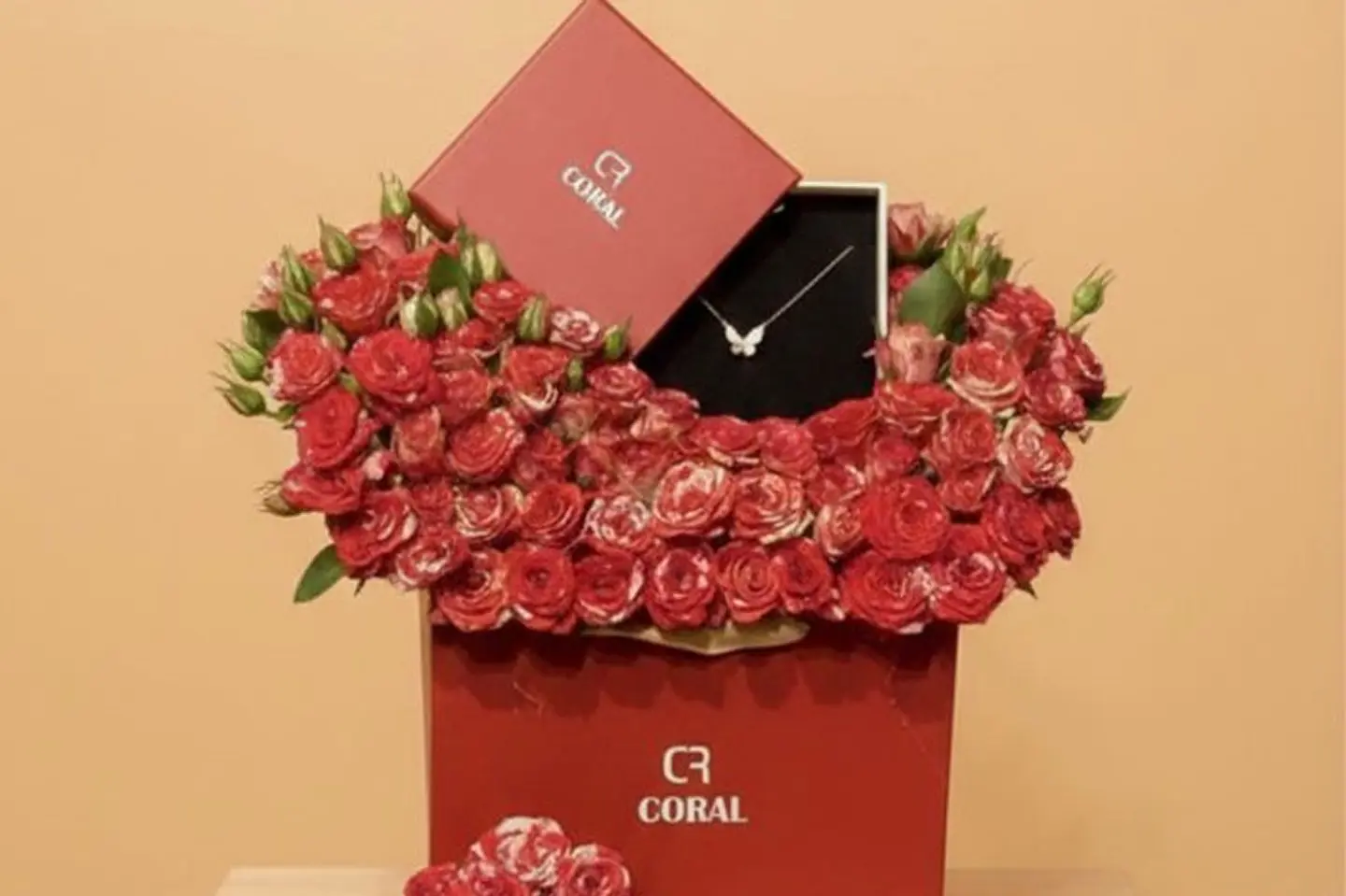 هدايا تسعة عشر