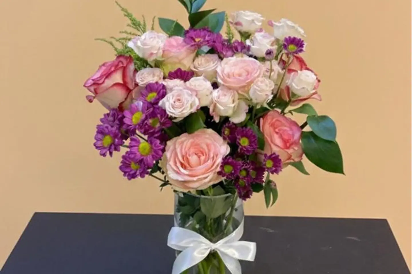 باقة ورد وريحان سبعة وعشرون