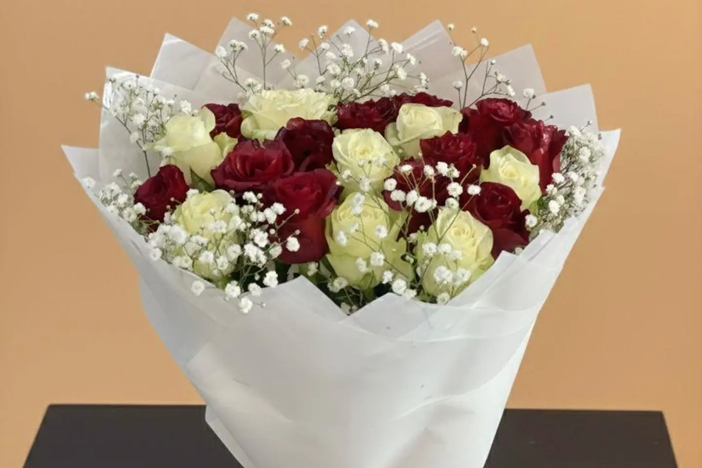 باقة ورد وريحان ثلاث و ثلاثون