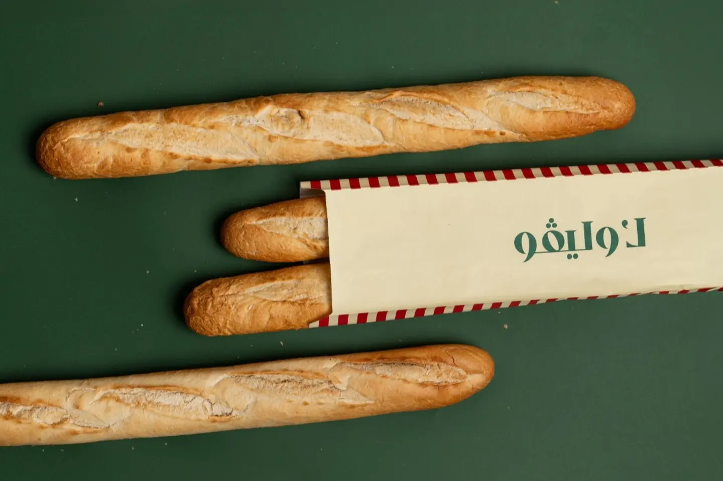 خبز الباجيت الفرنسي الأبيض