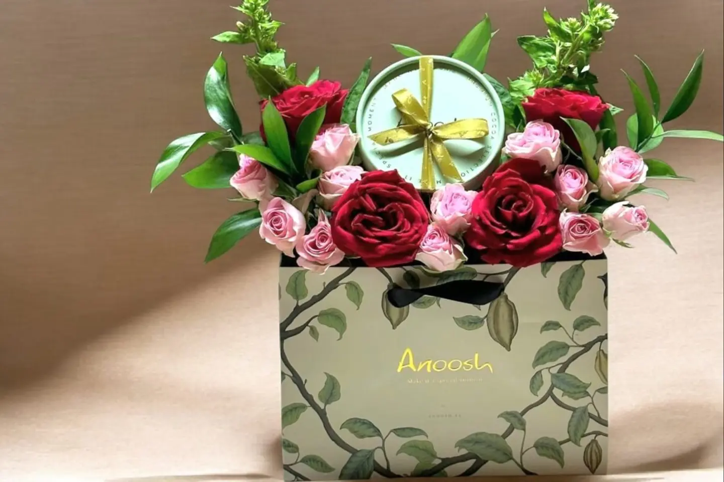 Rose With Chocolate Anoush