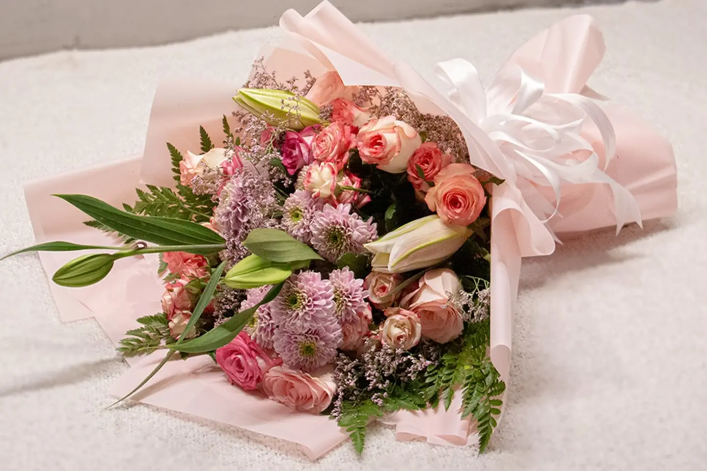 بوكيه مزيج الزهور الوردية