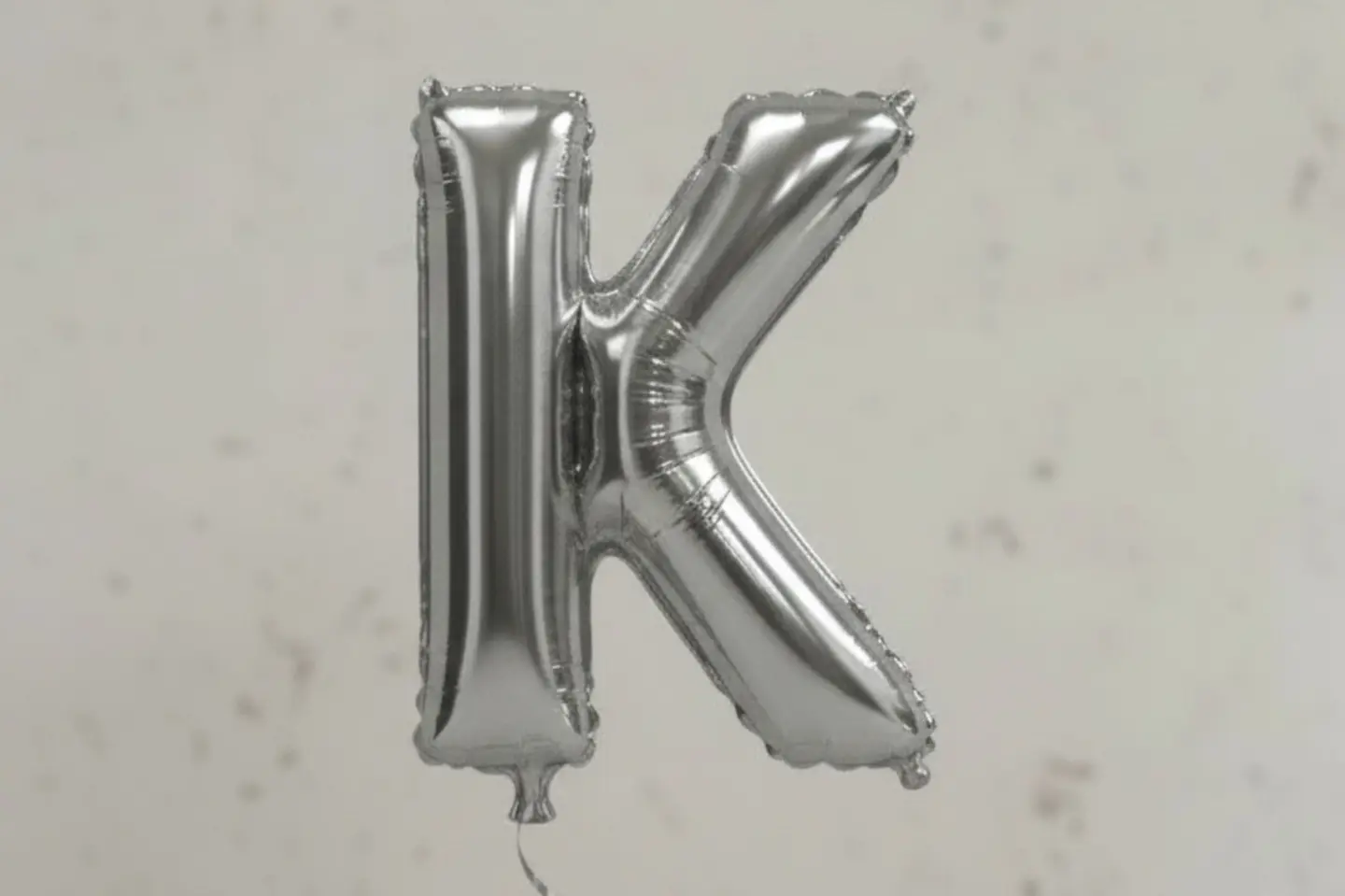 بالون حرف كي بالانجليزية