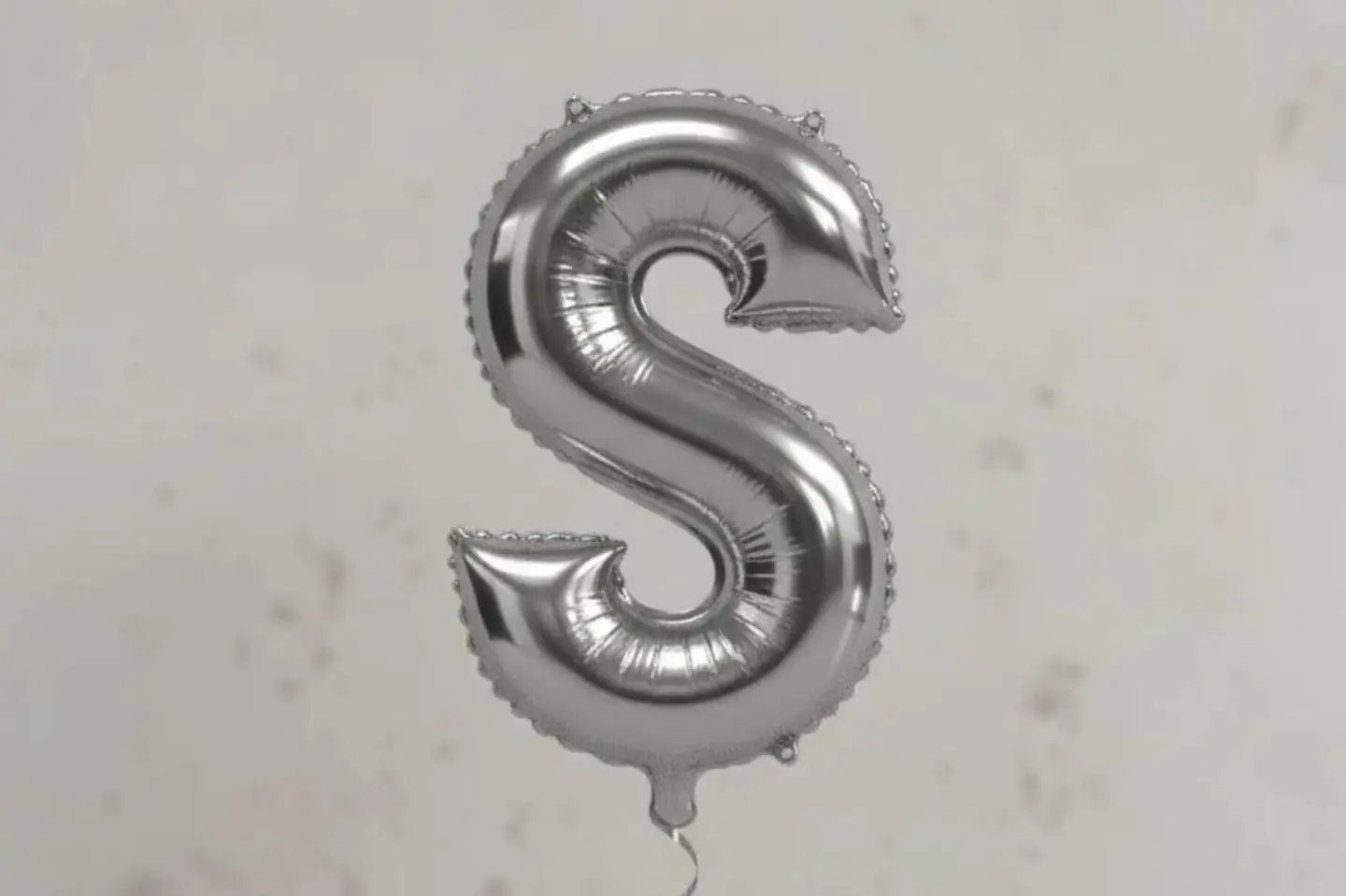 بالون حرف آس بالانجليزية