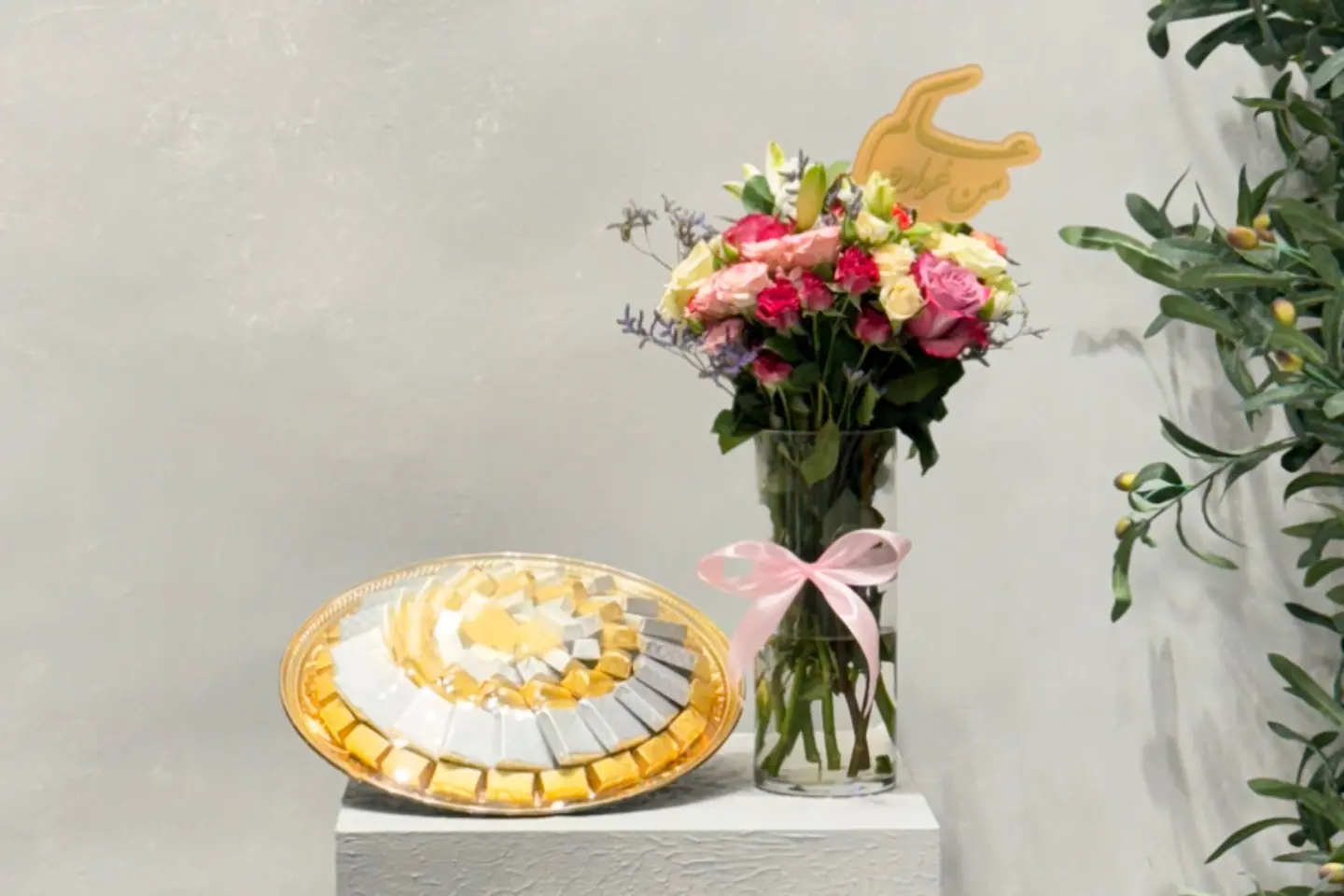 Eid Package: 2 Vases And Belgian Chocolate