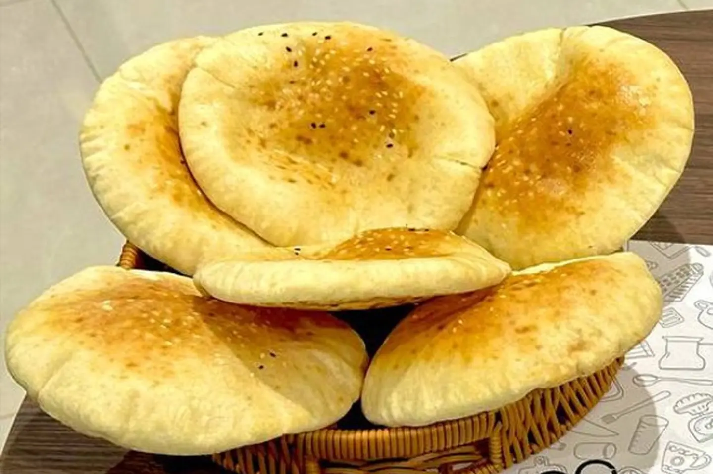 ثلاث حبات خبز