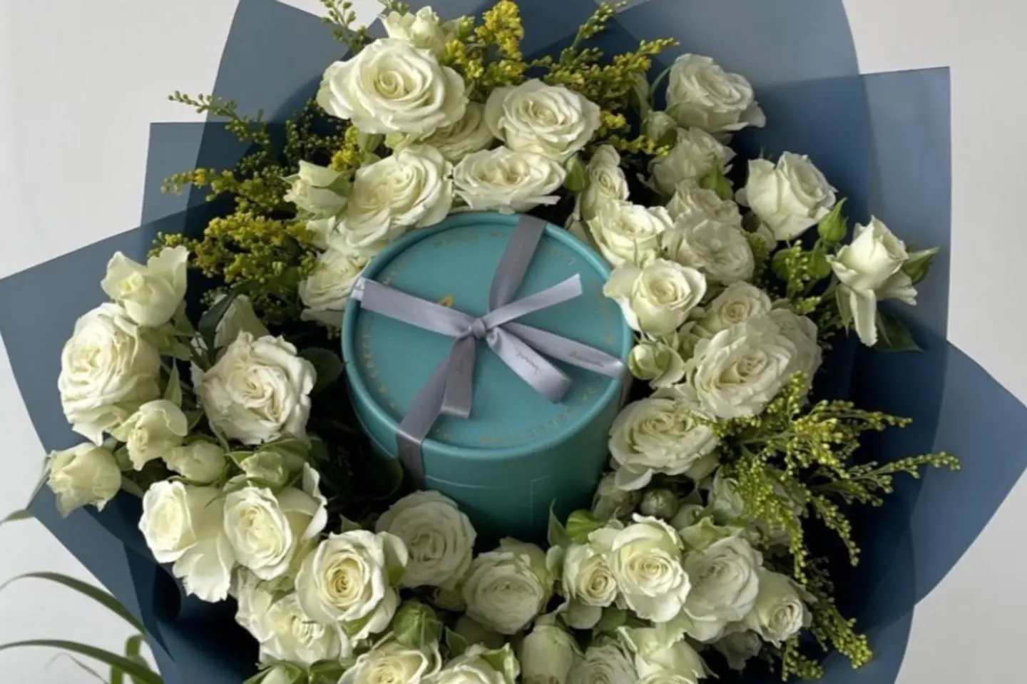 باقة النقاء مع شوكلاتة انوش