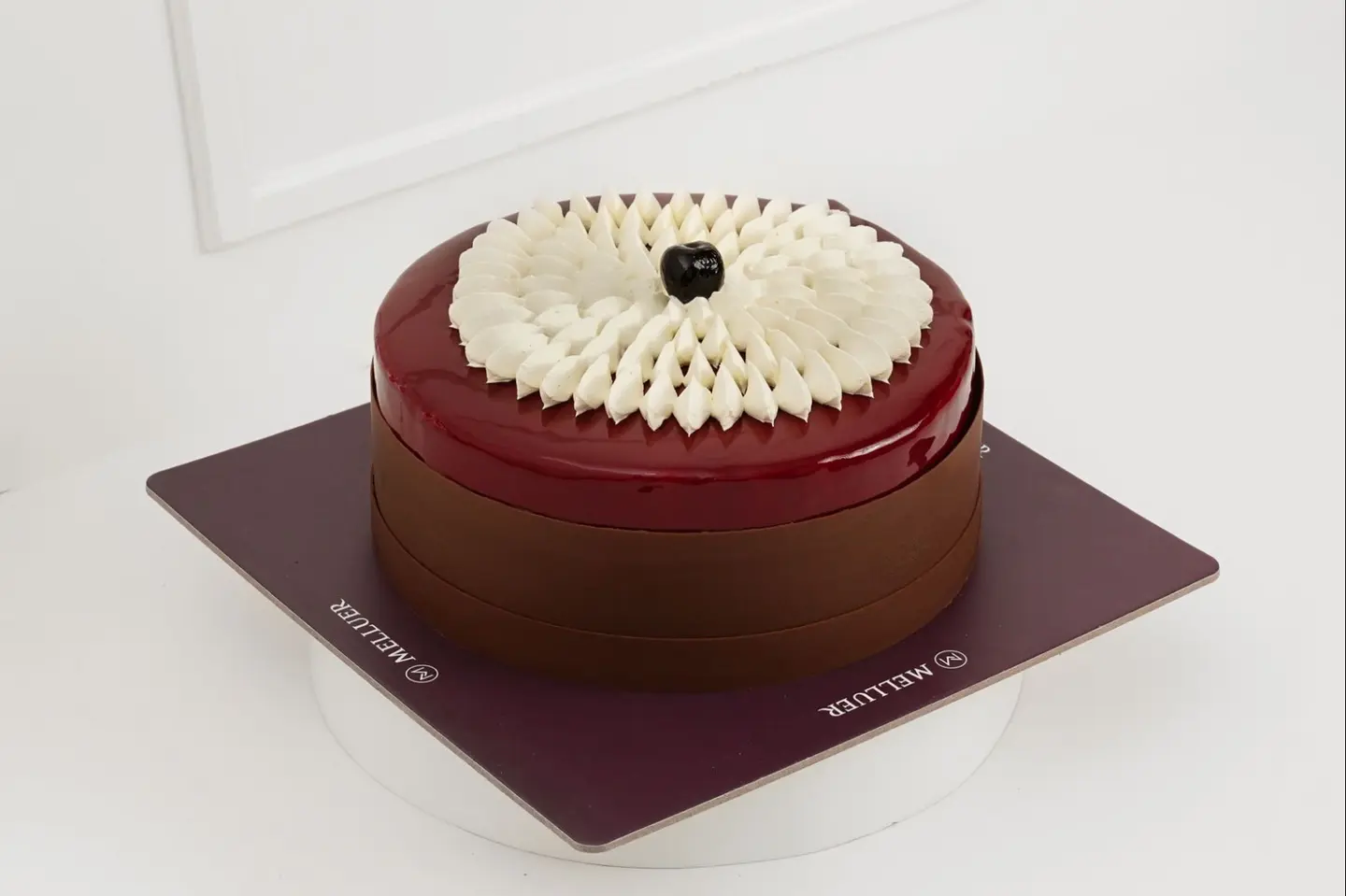 كيك الشوكولاته بالكرز ٨ انش