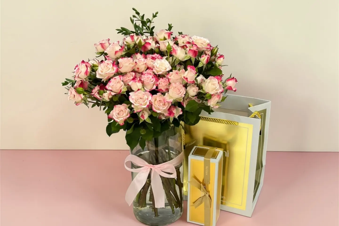 A Vase Of Roses With A Gardener 557