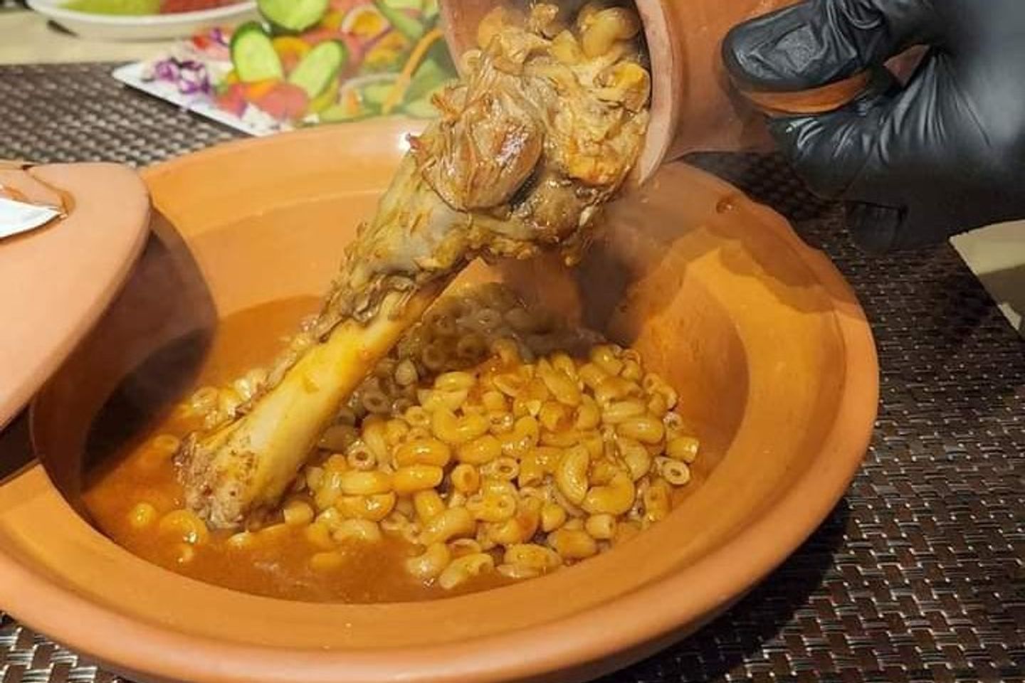 فخارة مبكبكة موزة لحم