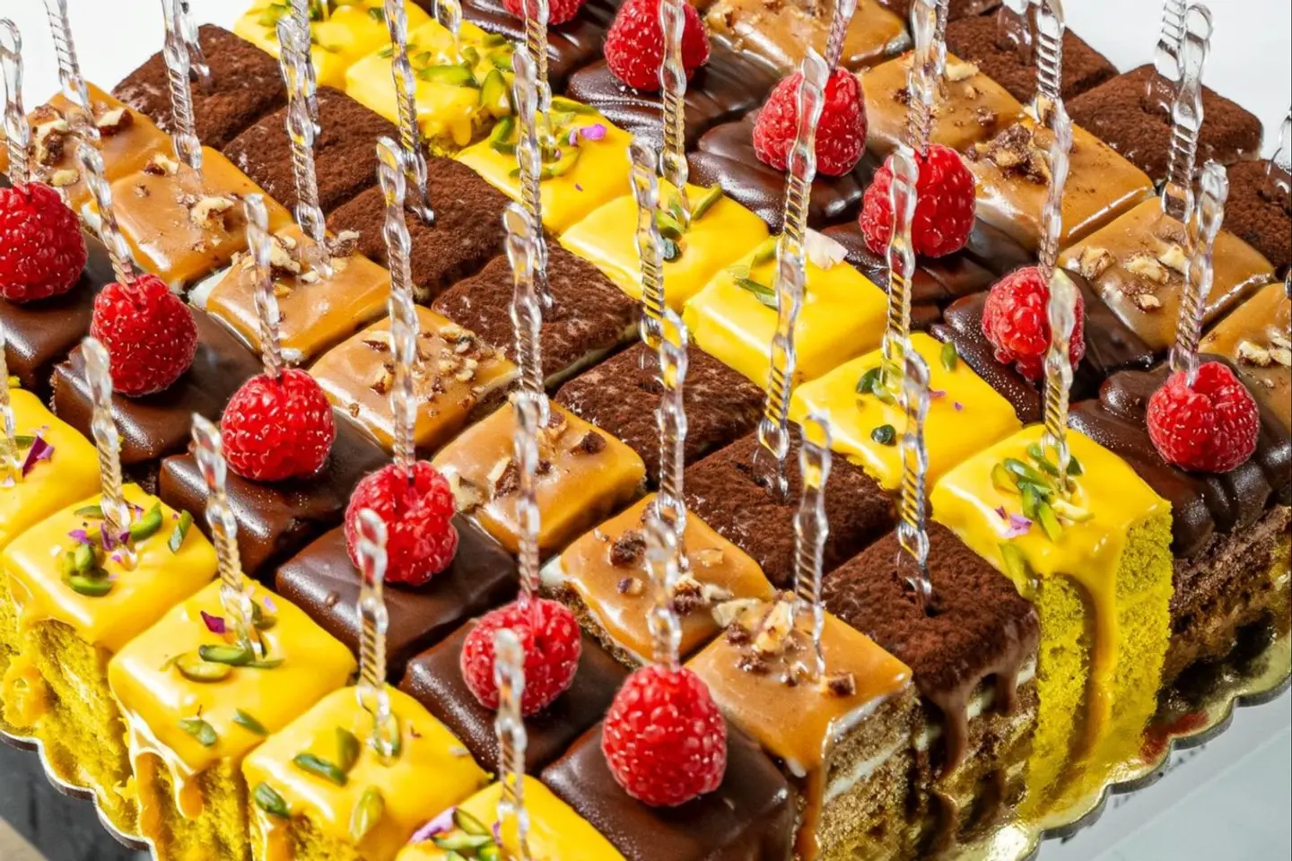 Mixed Bites Cake 4 Types   Larg