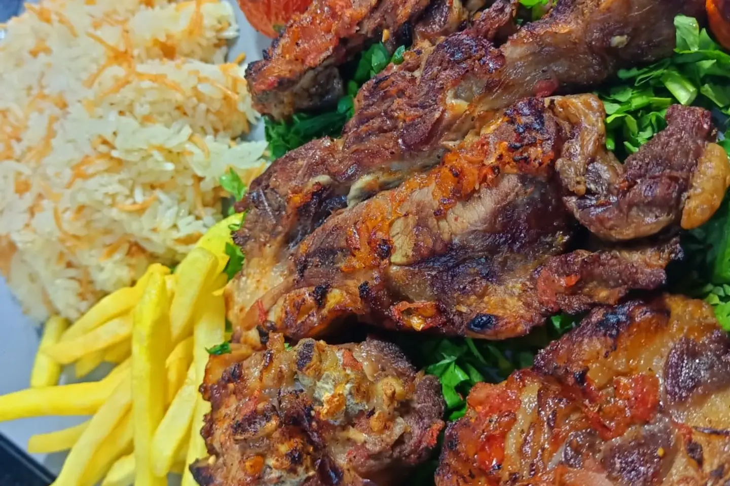 نيفا غنم حرى