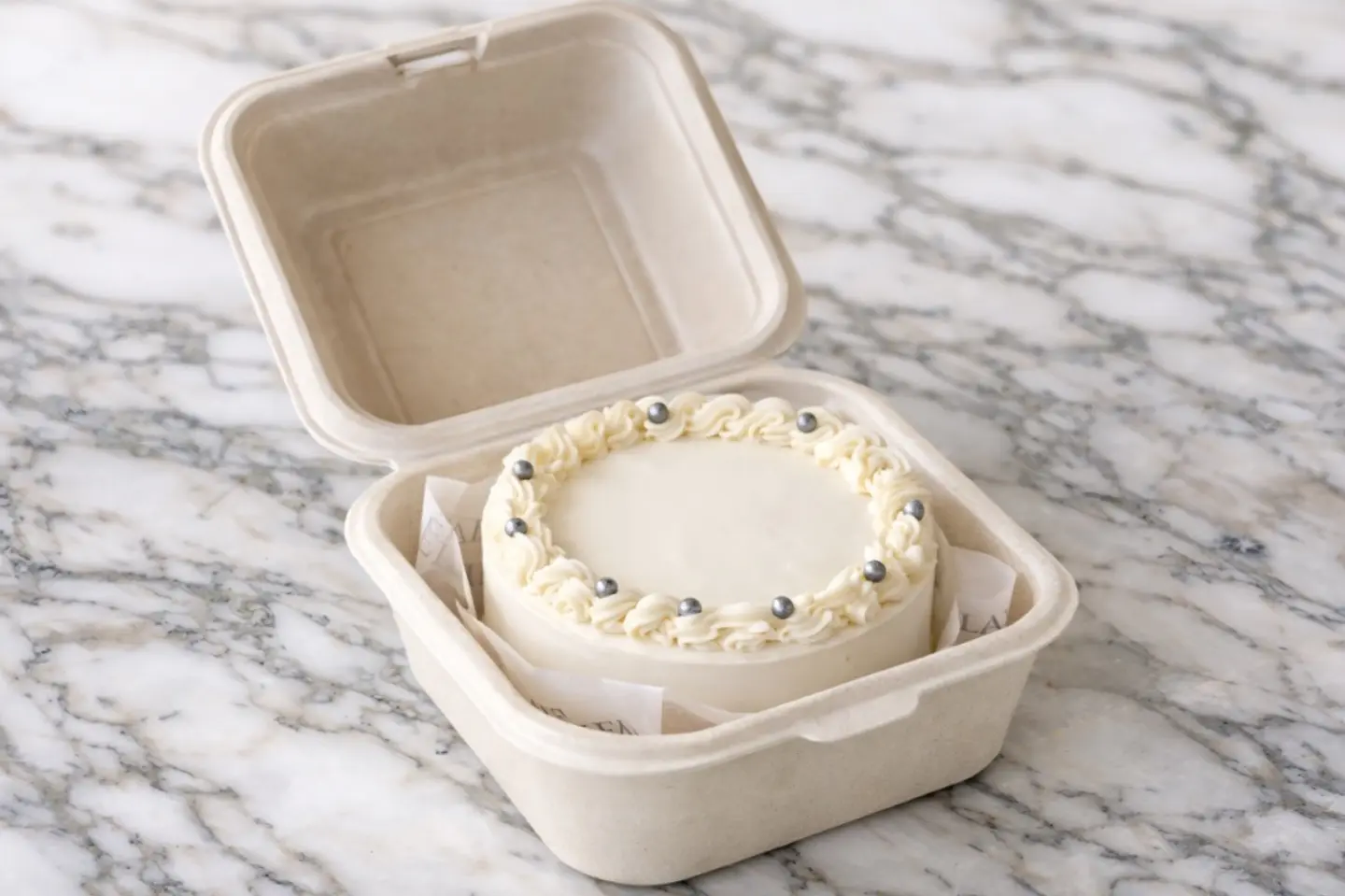 White Lunch Box Cake