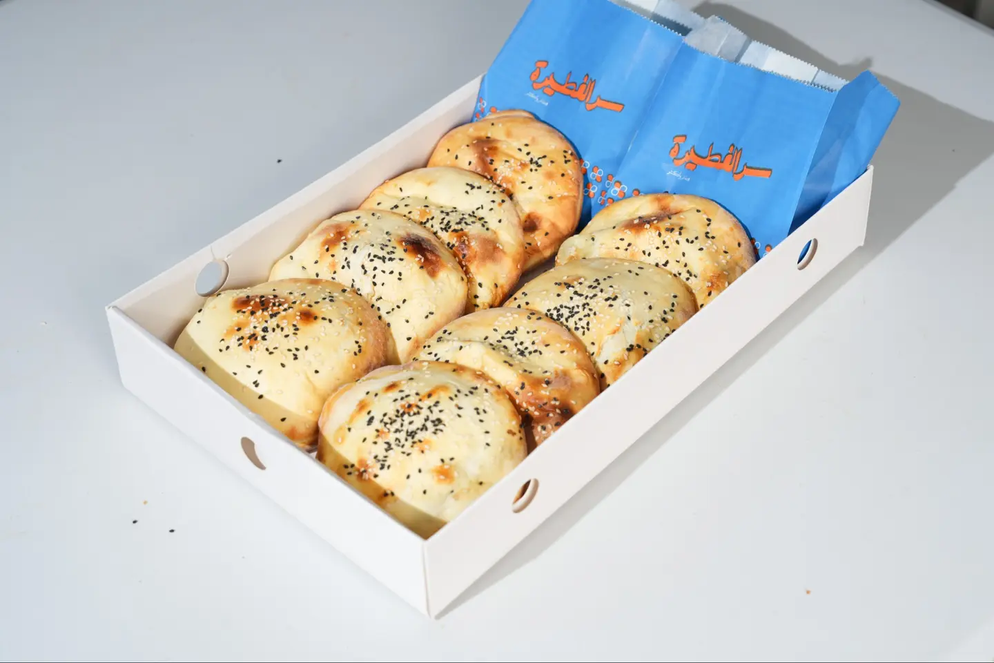 بوكس مدور من اختيارك ١٠ حبة