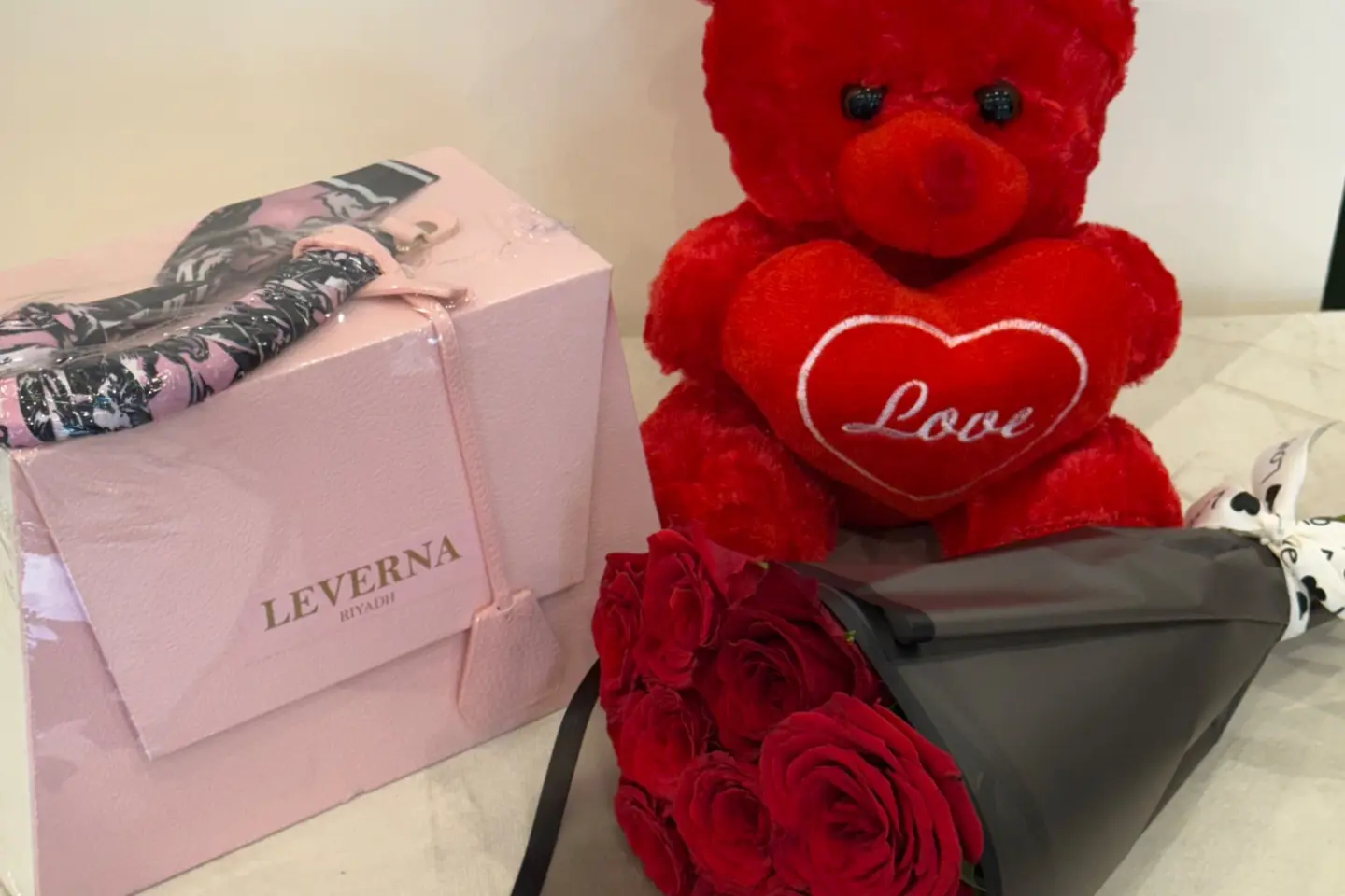 هدية الحب مع عطر لافرين