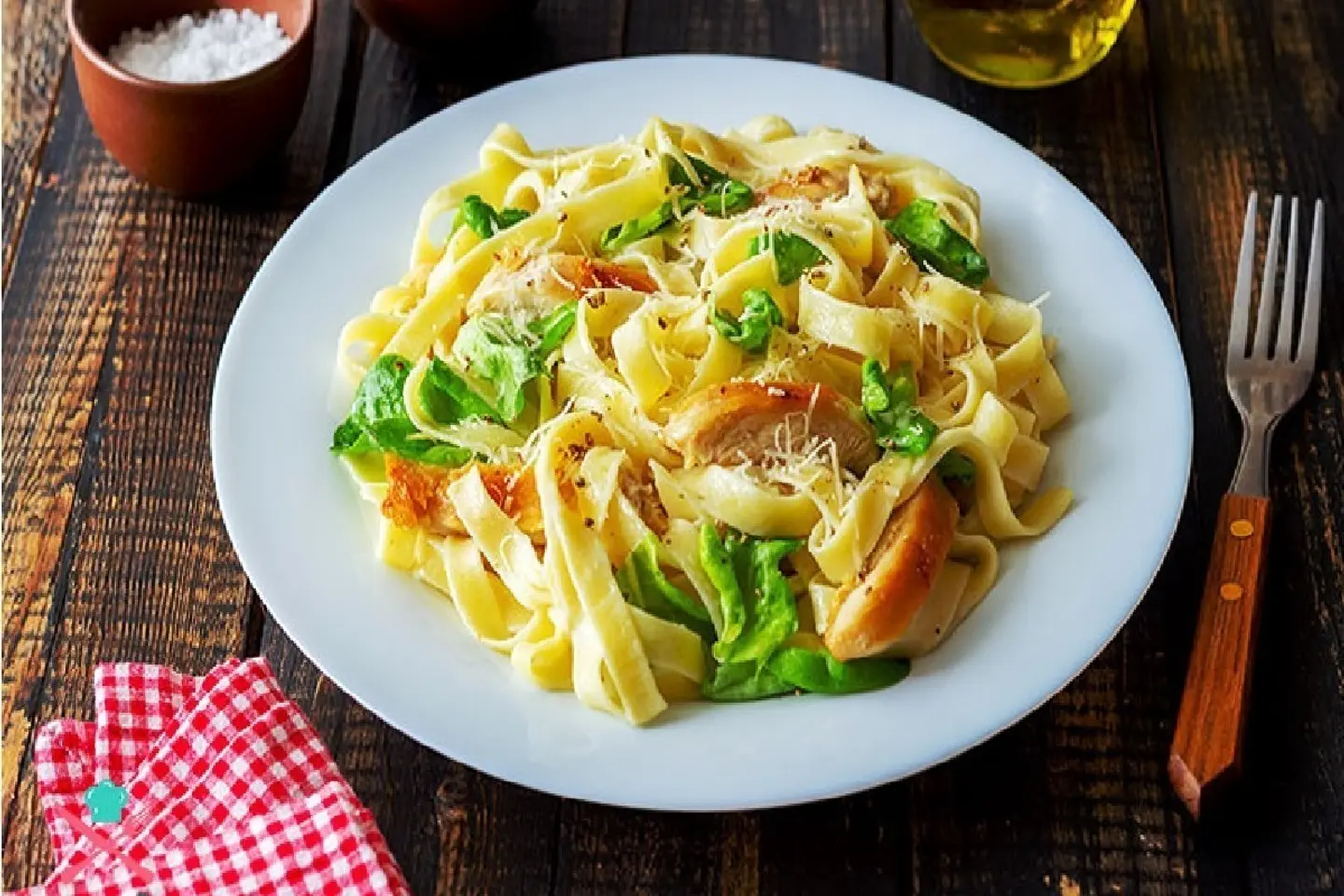 Fettuccine Chicken White Sauce