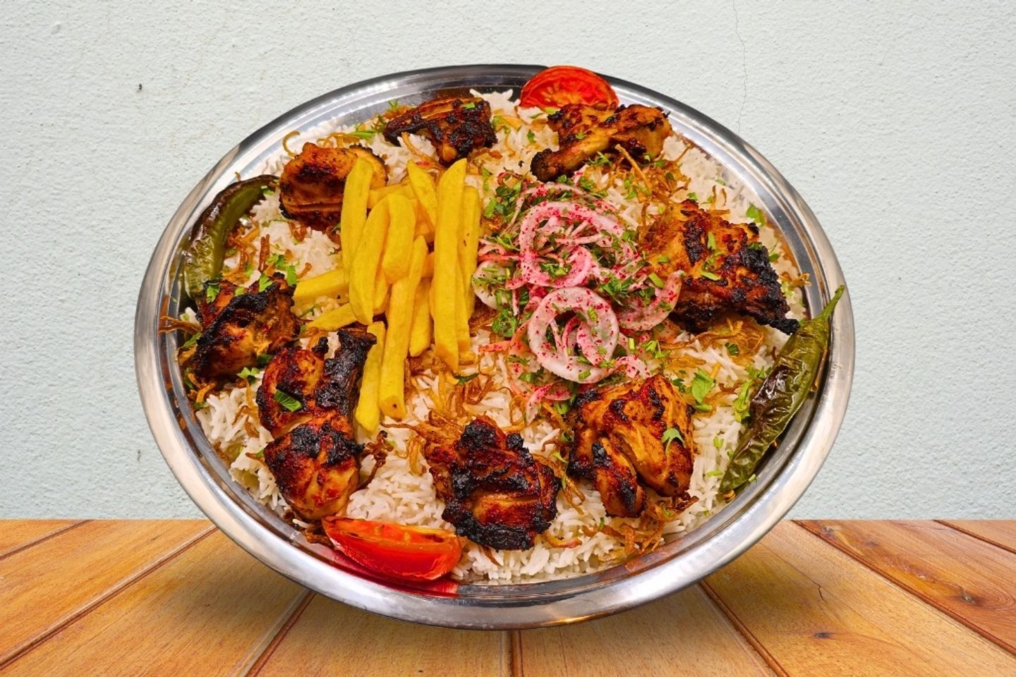 نصف  دجـاجة شـيـش طاووق بالعظم