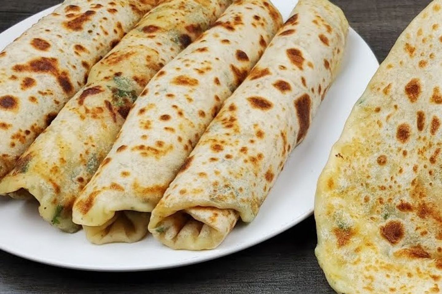 ساندوتش تونة على الصاج