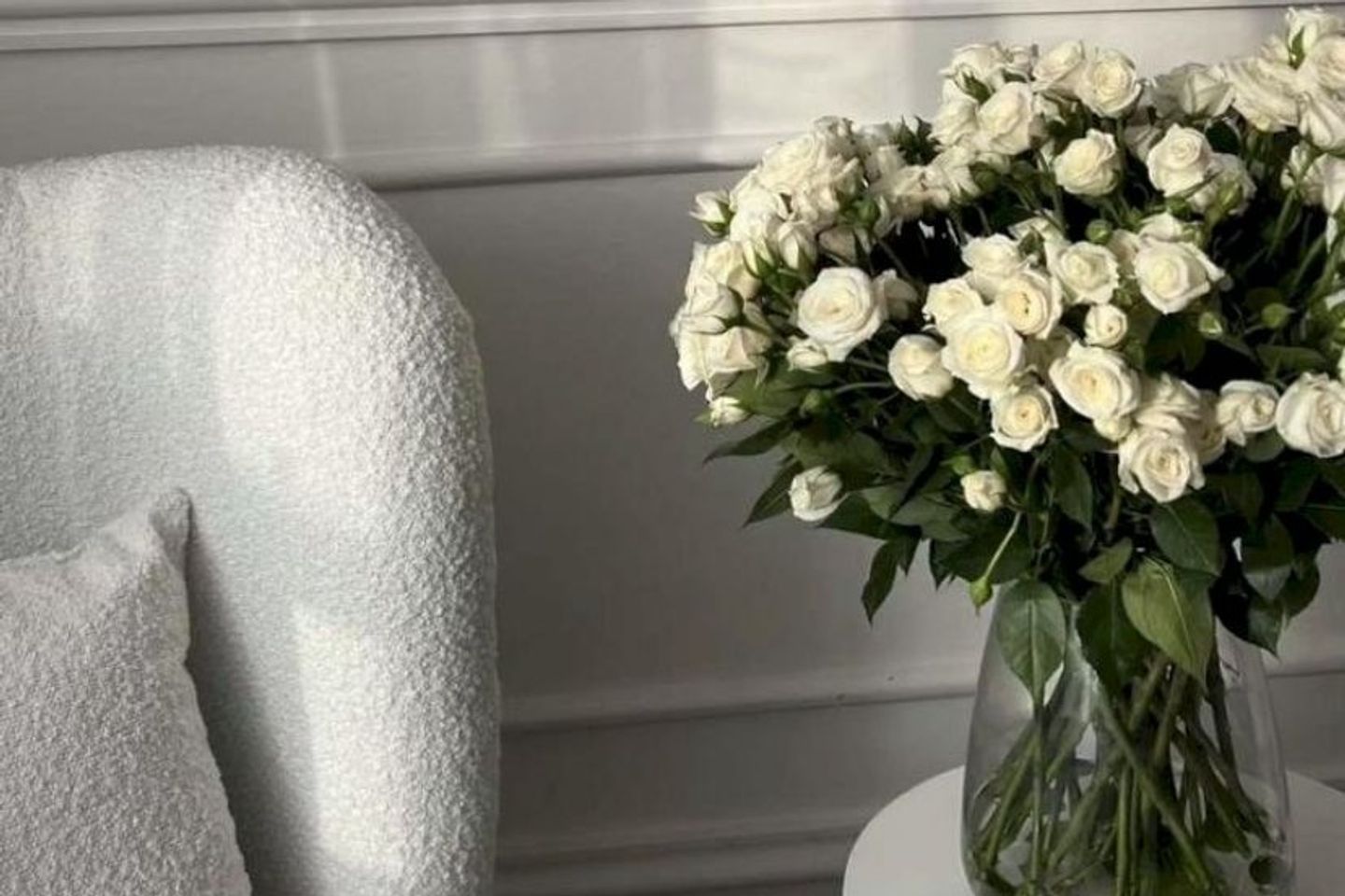 فازة بيبي روز الأبيض