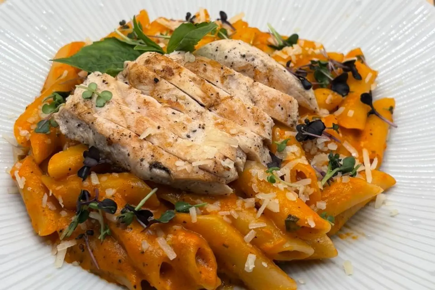 بيني باستا بالدجاج