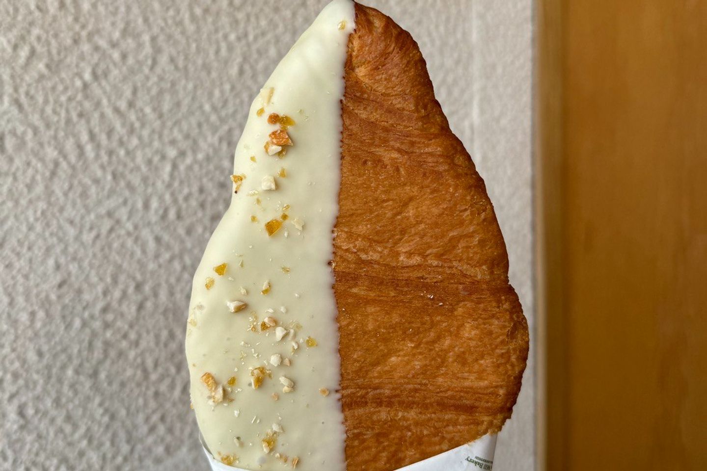 Flat Croissant White Chocolate