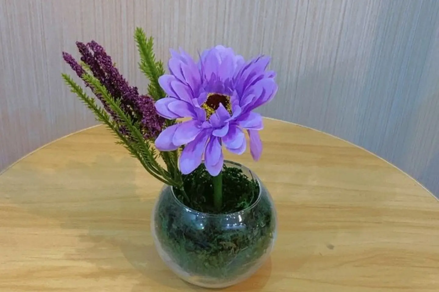 فازا ورد صناعي صغير