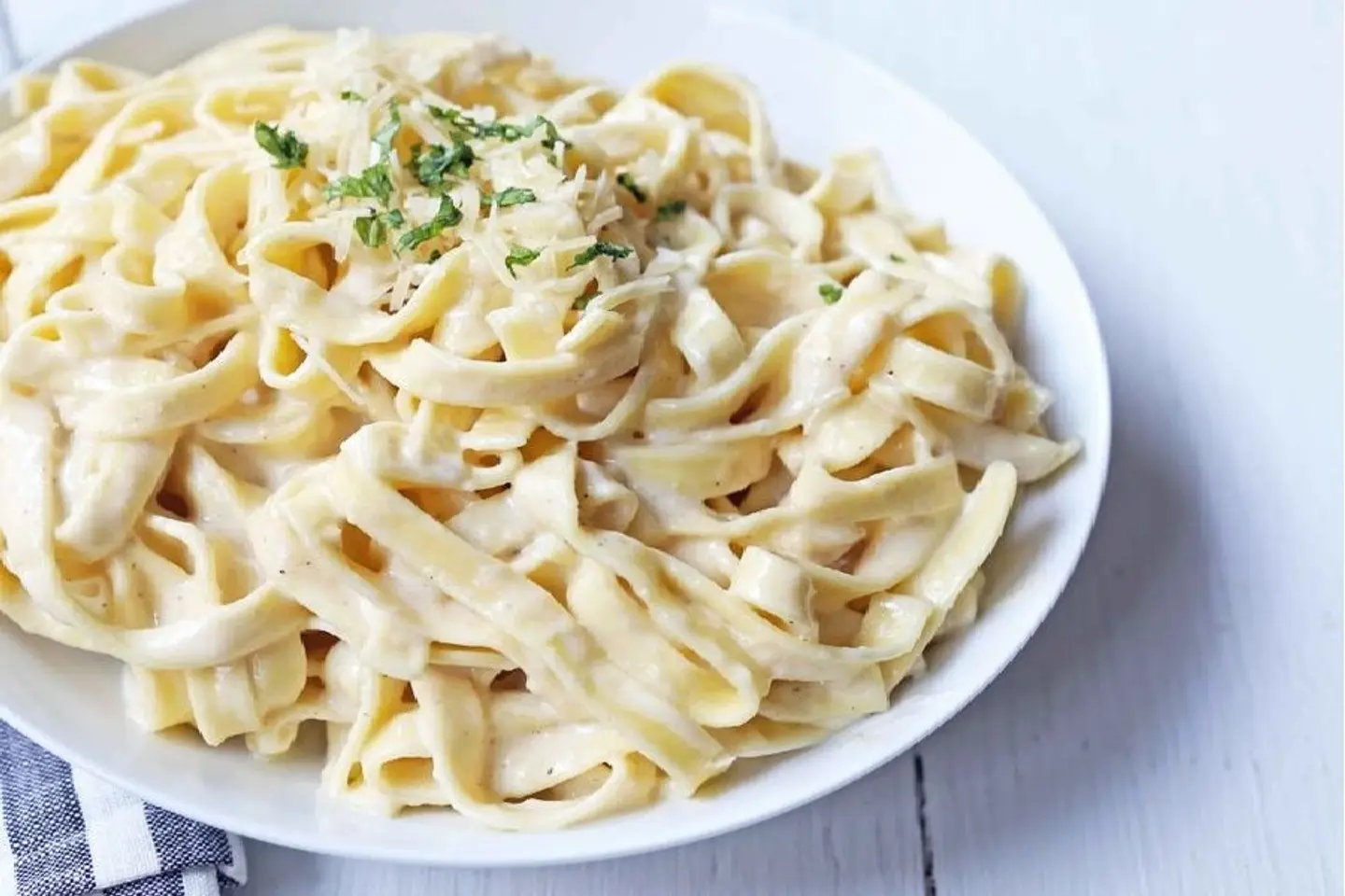 باستا خضار بيضاء