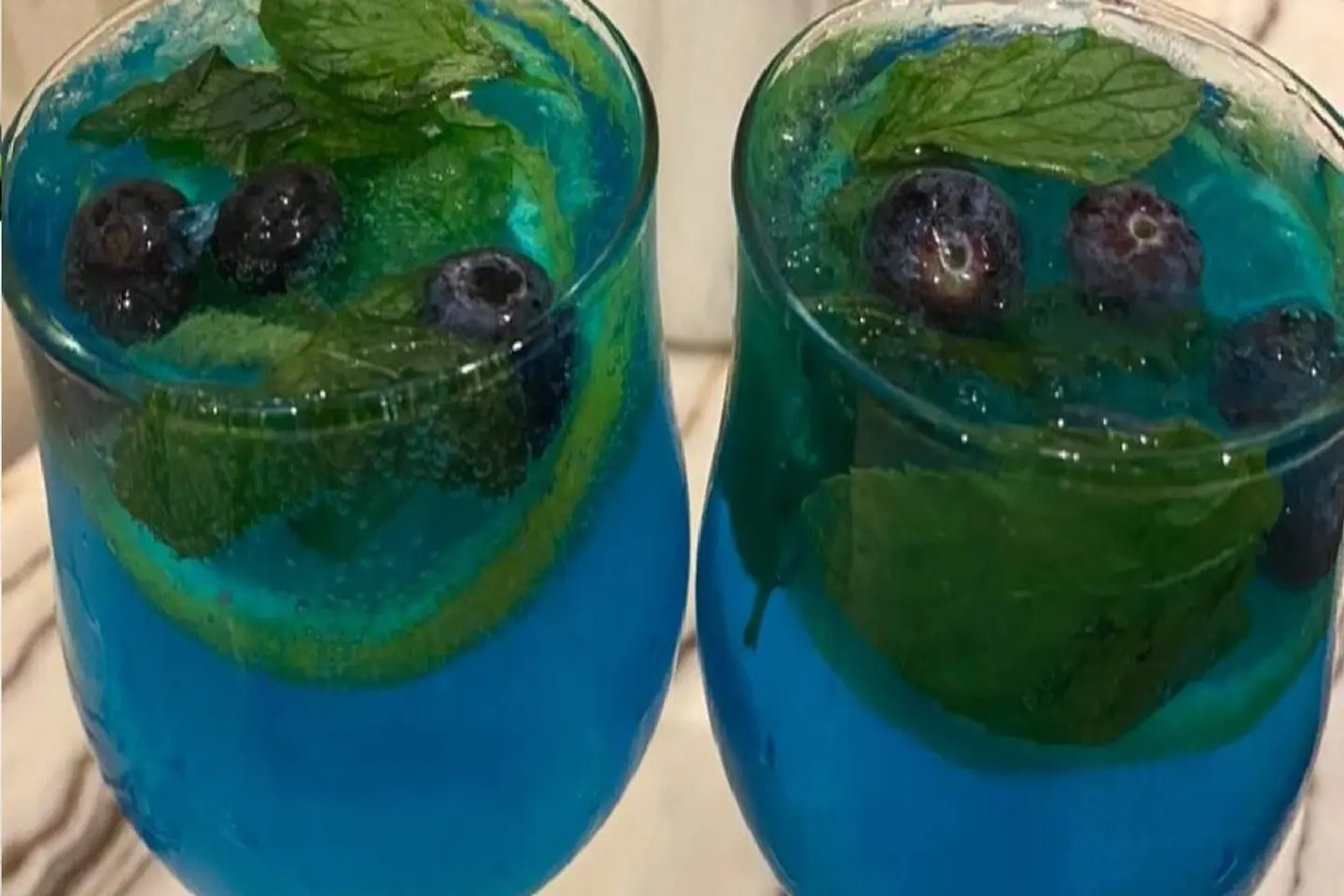 موهيتو توت ازرق