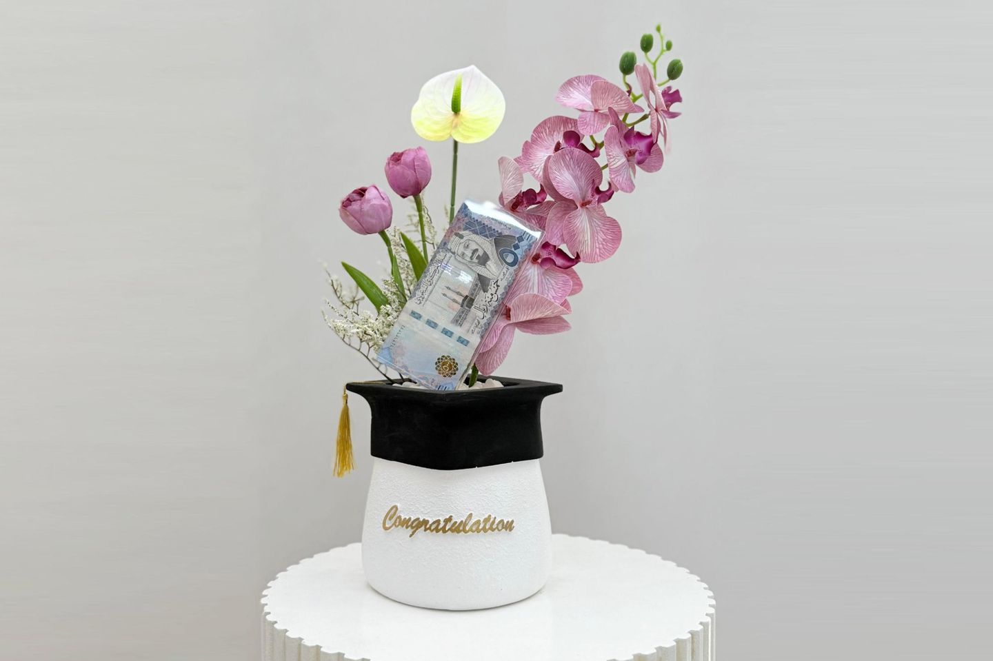 Luxurious Graduation Vase