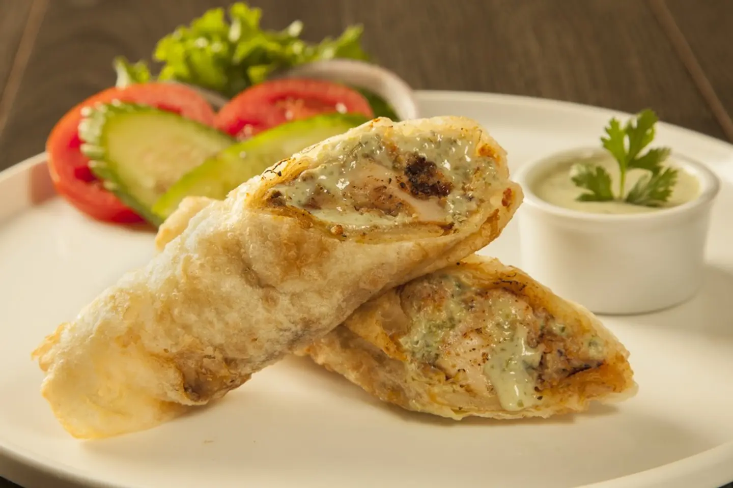 رول كباب لحم مفروم بالمايونيز والثوم